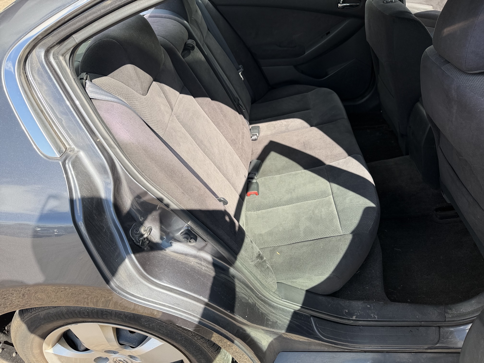 2008 nissan altima 2.5-s with 238750 miles for sale near elk-river, minnesota 106504_28_pass_rear_seat.jpg
