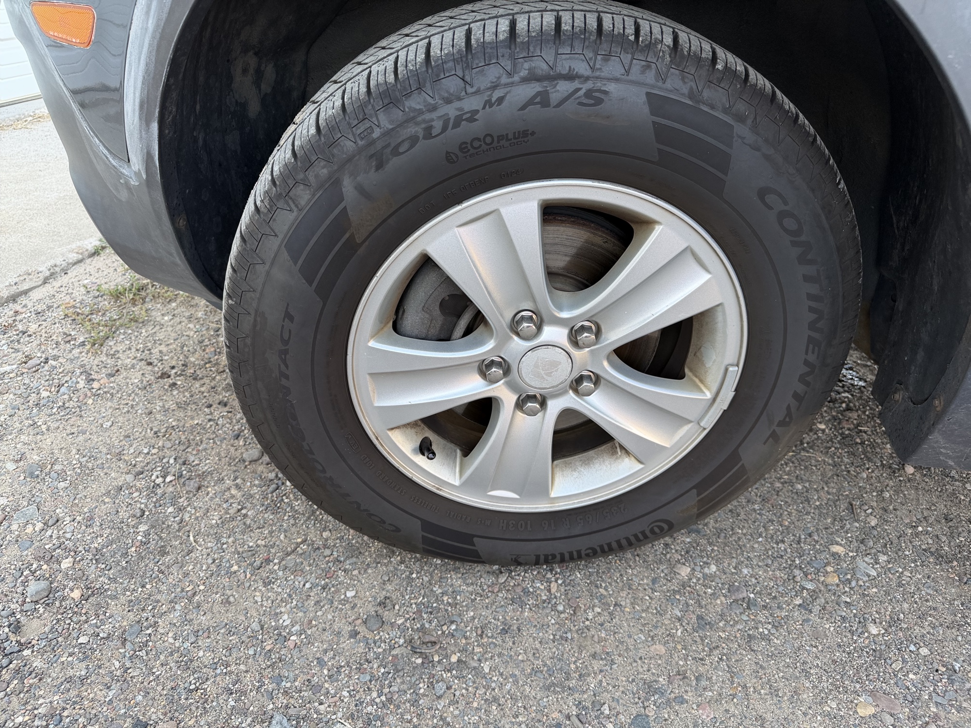 2008 saturn vue with 156067 miles for sale near elk-river, minnesota 106506_12_drv_front_wheel.jpg