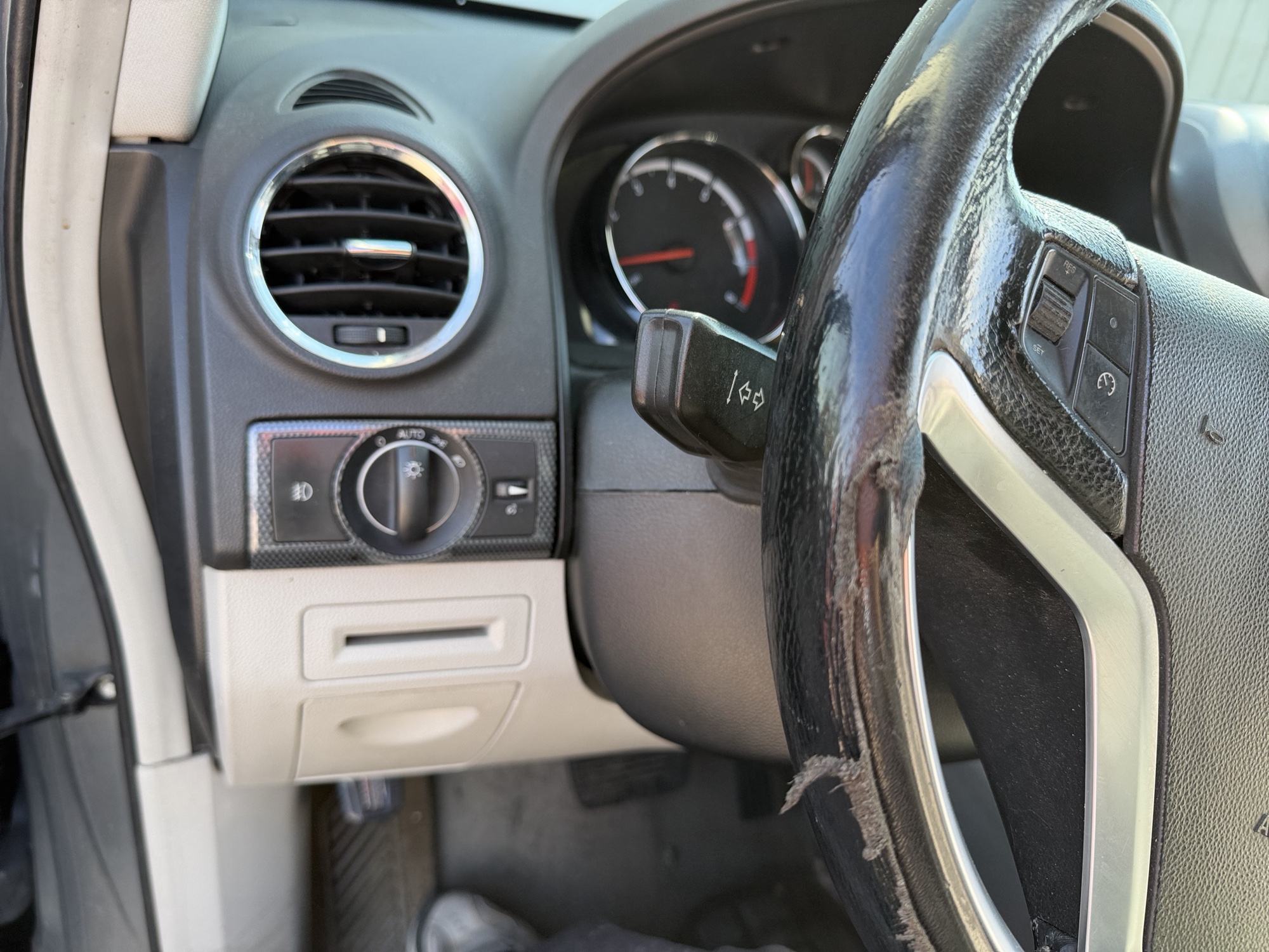 2008 saturn vue with 156067 miles for sale near elk-river, minnesota 106506_37_left_of_steering_wheel.jpg