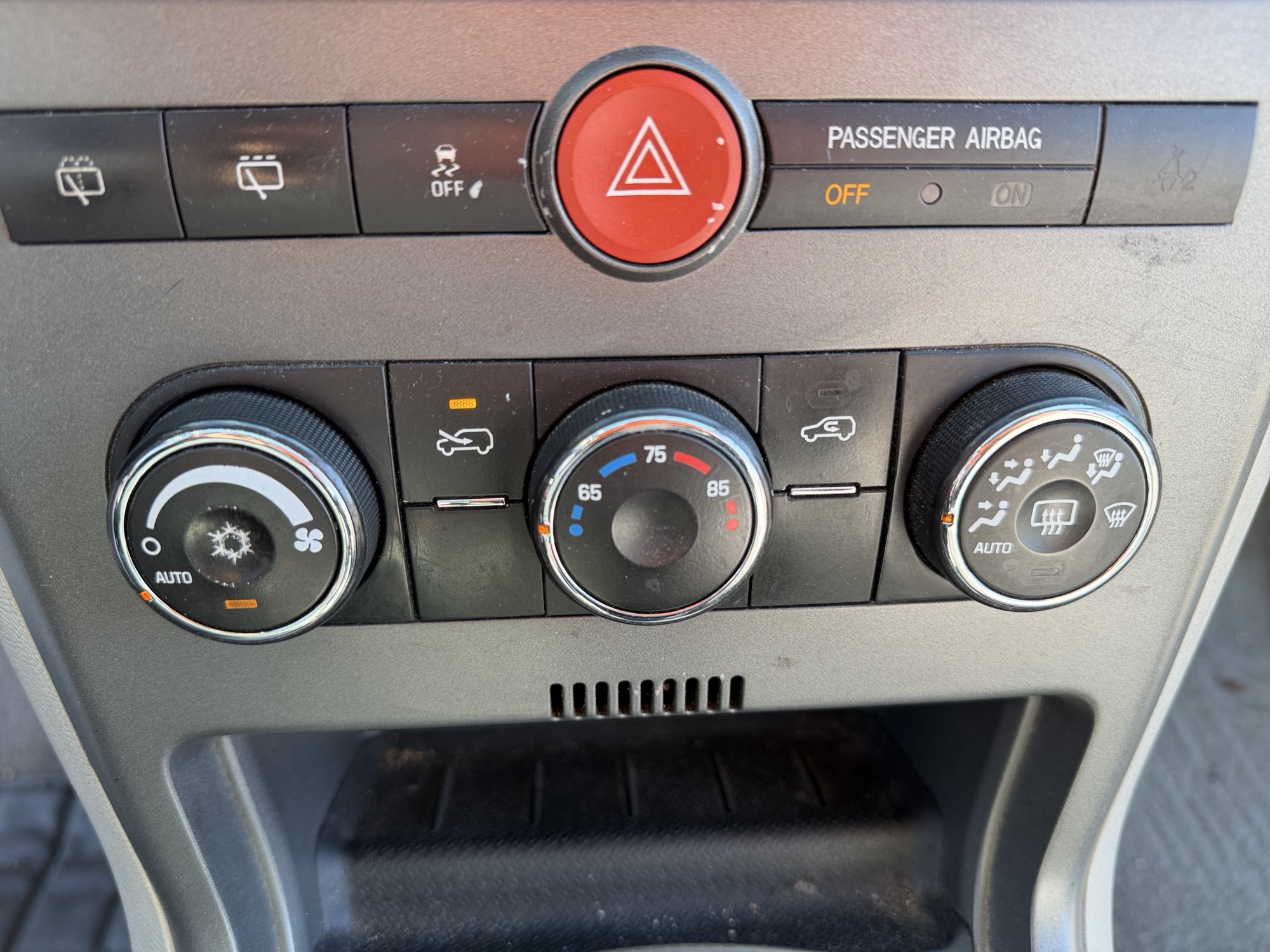 2008 saturn vue with 156067 miles for sale near elk-river, minnesota 106506_40_climate_control.jpg