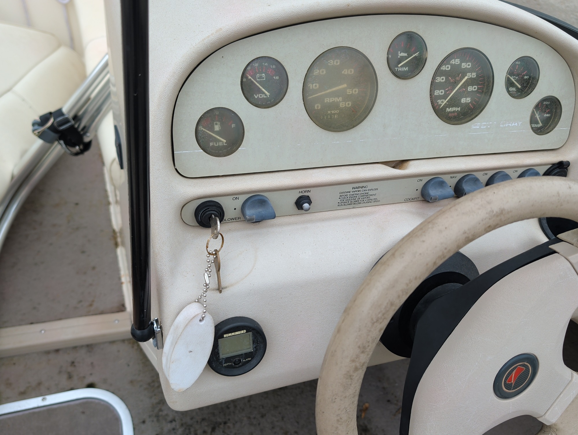 1996 stingray boat with 603 miles for sale near elk-river, minnesota 106507_38_4x4_switch.jpg
