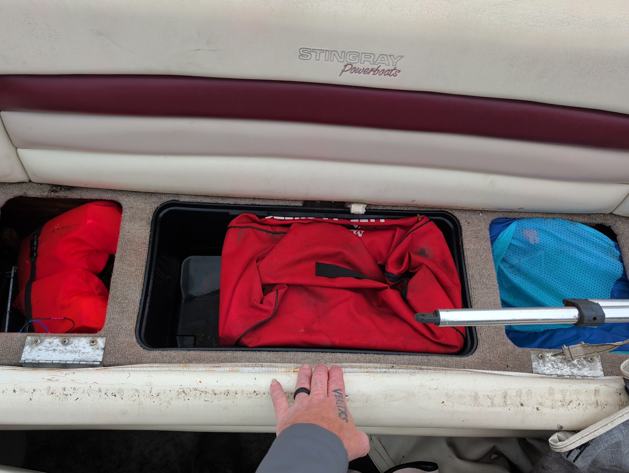 1996 stingray boat with 603 miles for sale near elk-river, minnesota 106507_40_climate_control.jpg