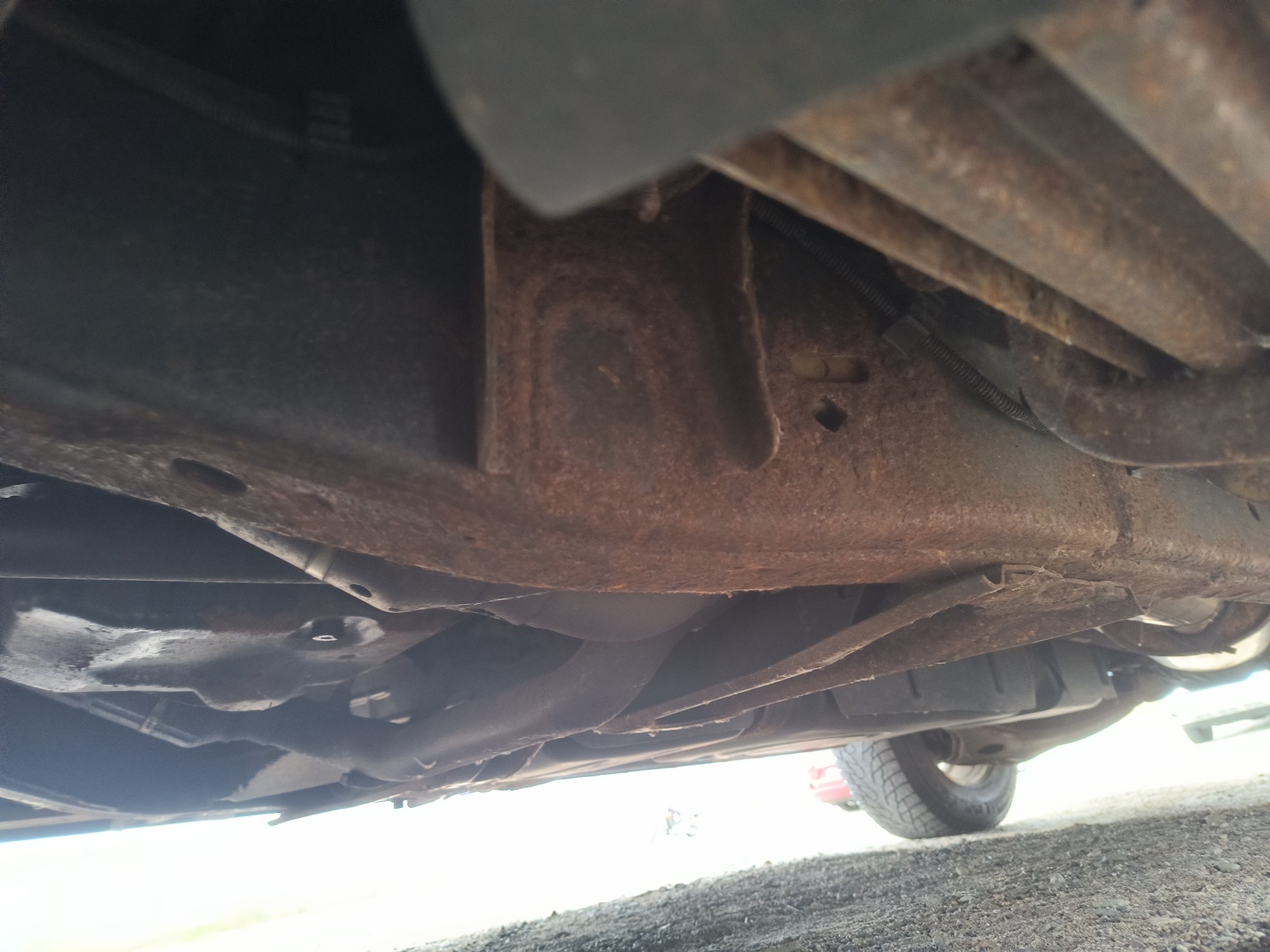 2003 ford explorer xlt-4.0l-4wd with 182785 miles for sale near elk-river, minnesota 106508_17_undercar_drv_side.jpg