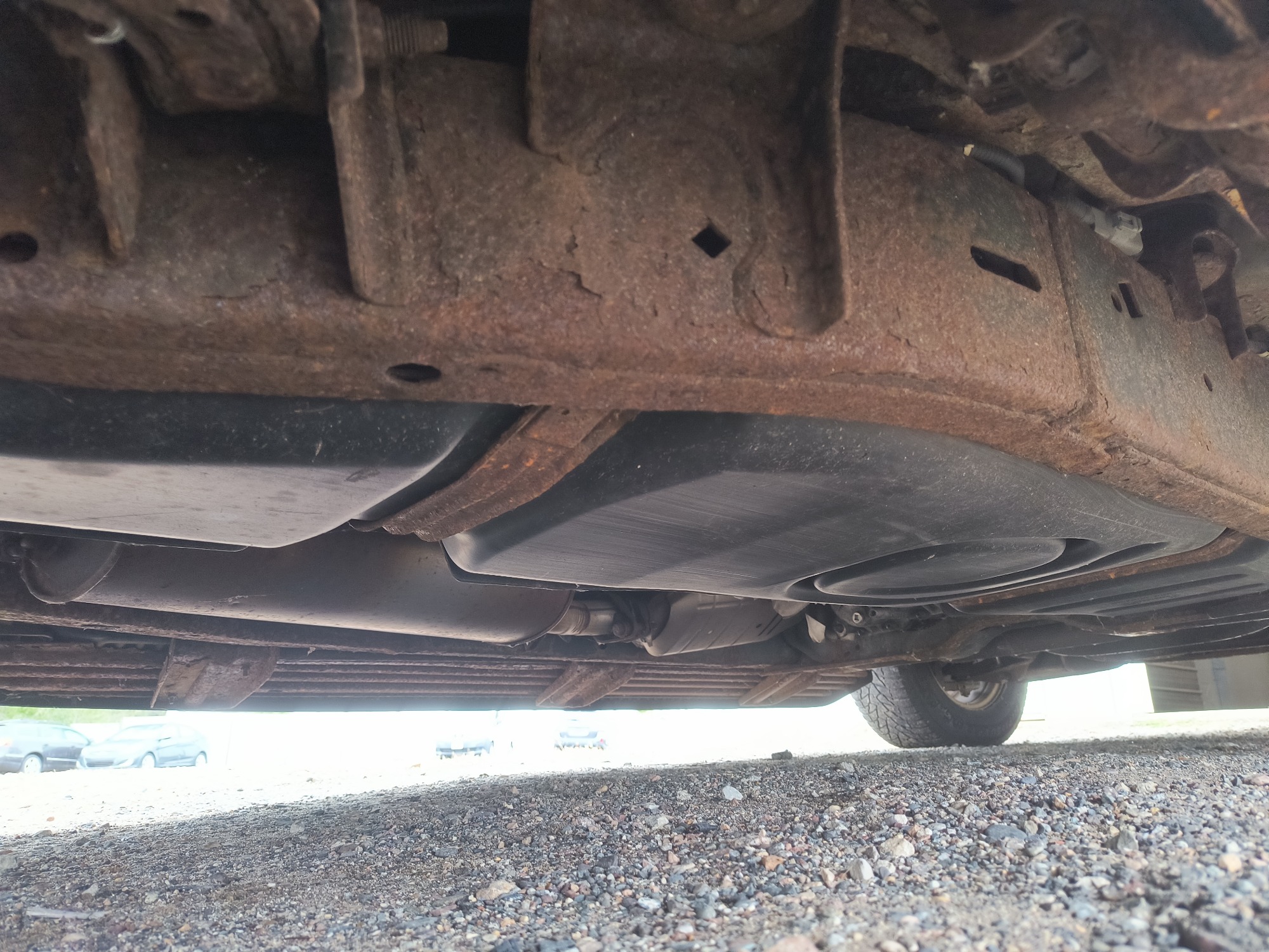 2003 ford explorer xlt-4.0l-4wd with 182785 miles for sale near elk-river, minnesota 106508_20_undercar_rear_pass.jpg