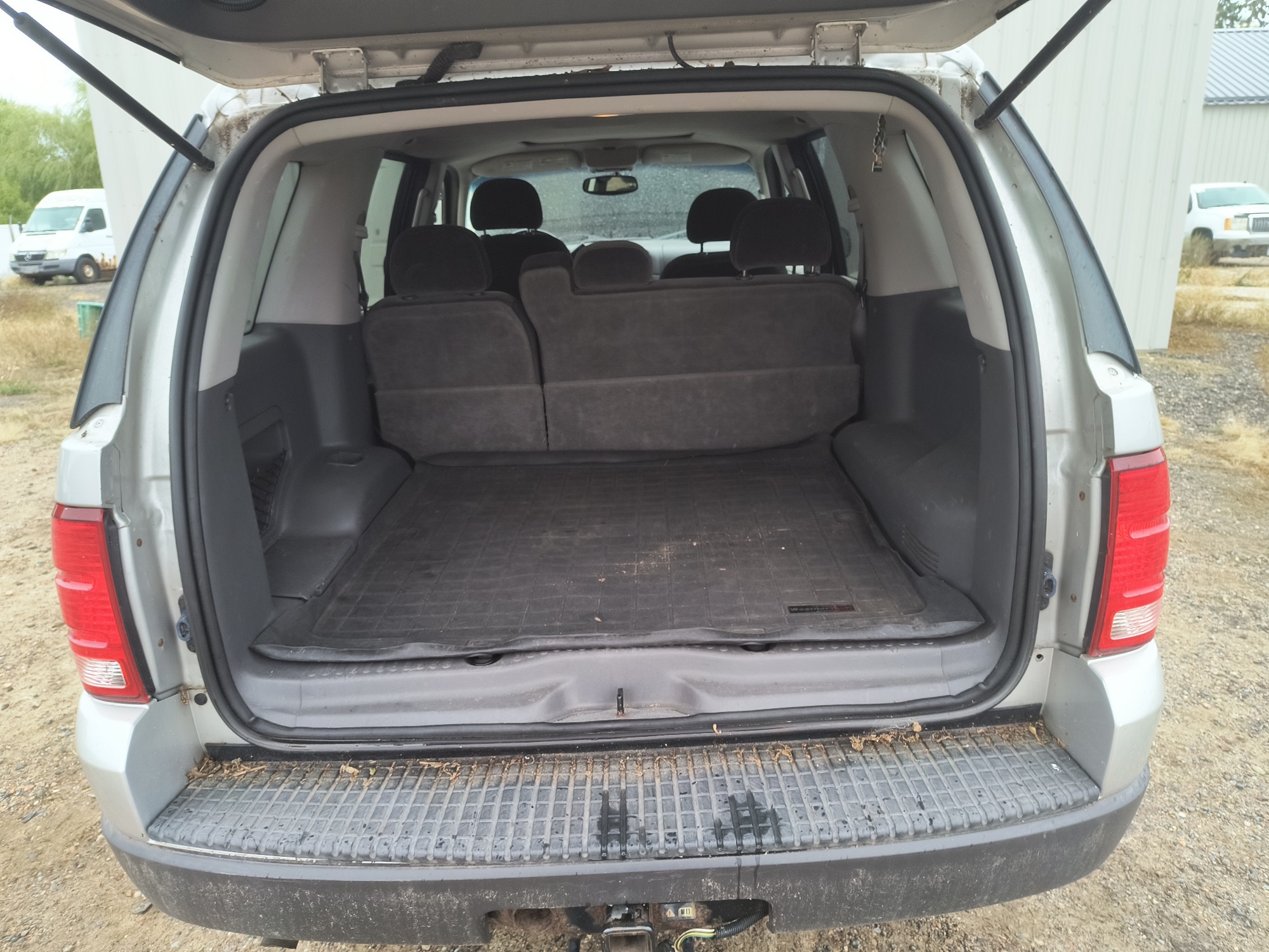2003 ford explorer xlt-4.0l-4wd with 182785 miles for sale near elk-river, minnesota 106508_26_trunk.jpg