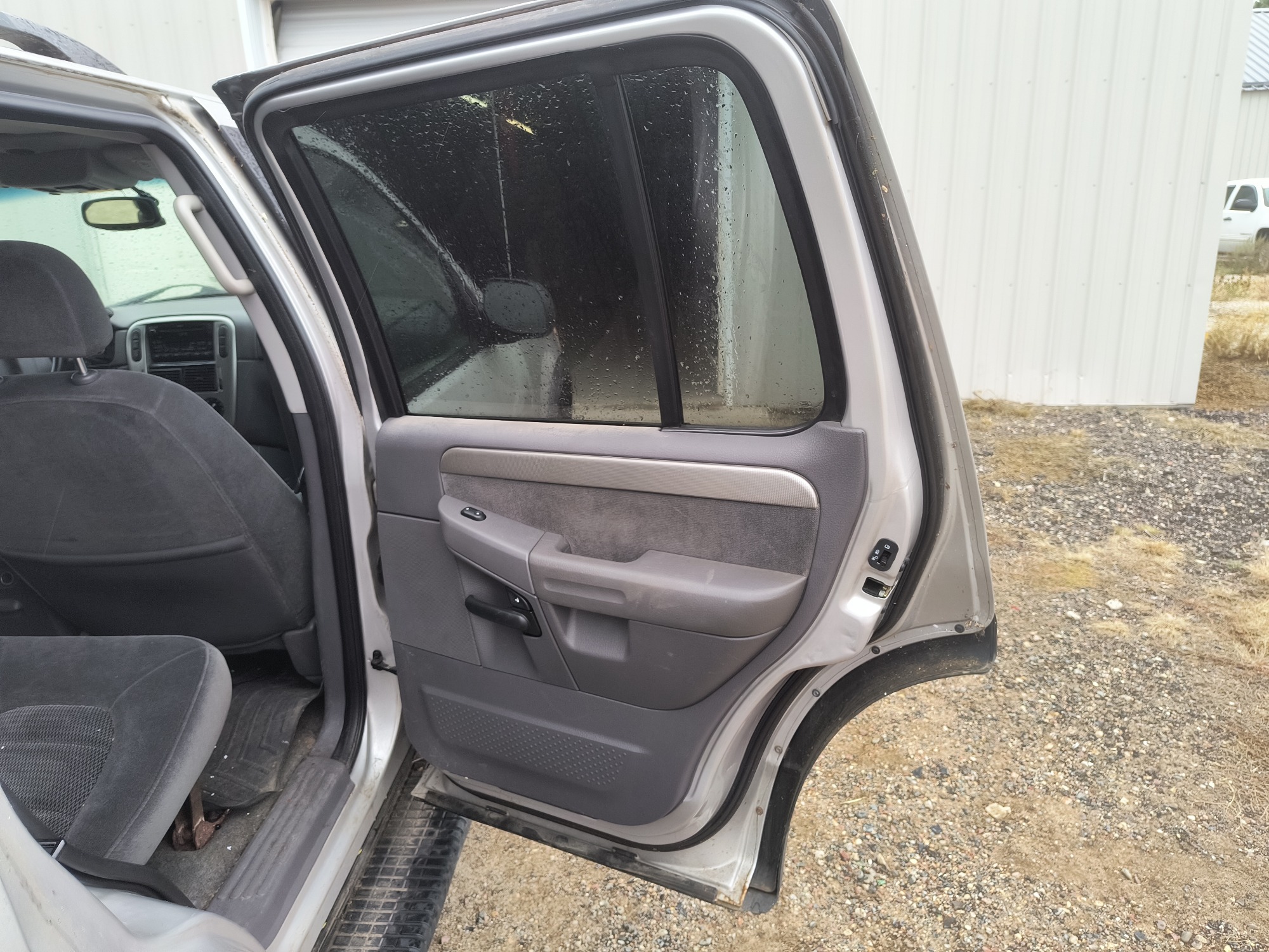 2003 ford explorer xlt-4.0l-4wd with 182785 miles for sale near elk-river, minnesota 106508_30_pass_rear_door_panel.jpg