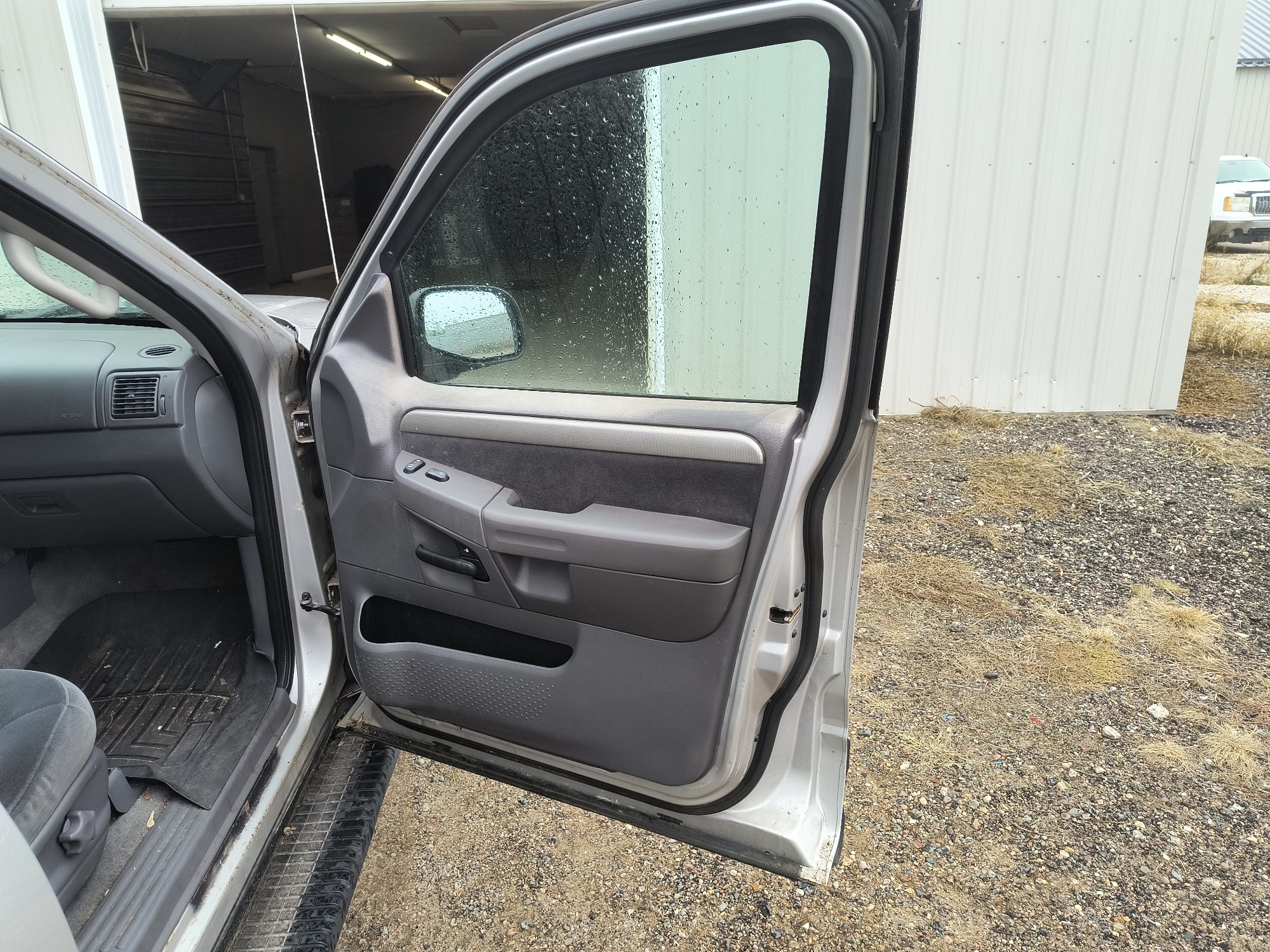 2003 ford explorer xlt-4.0l-4wd with 182785 miles for sale near elk-river, minnesota 106508_32_passenger_door_panel.jpg