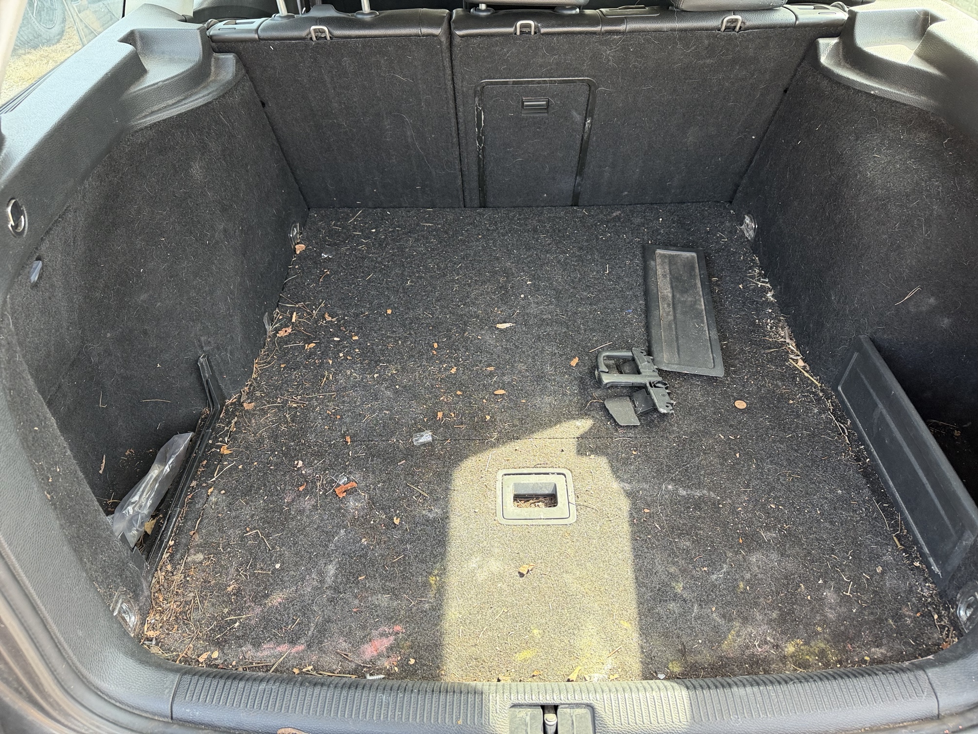 2008 volkswagen passat-wagon komfort with 170711 miles for sale near elk-river, minnesota 106509_26_trunk.jpg