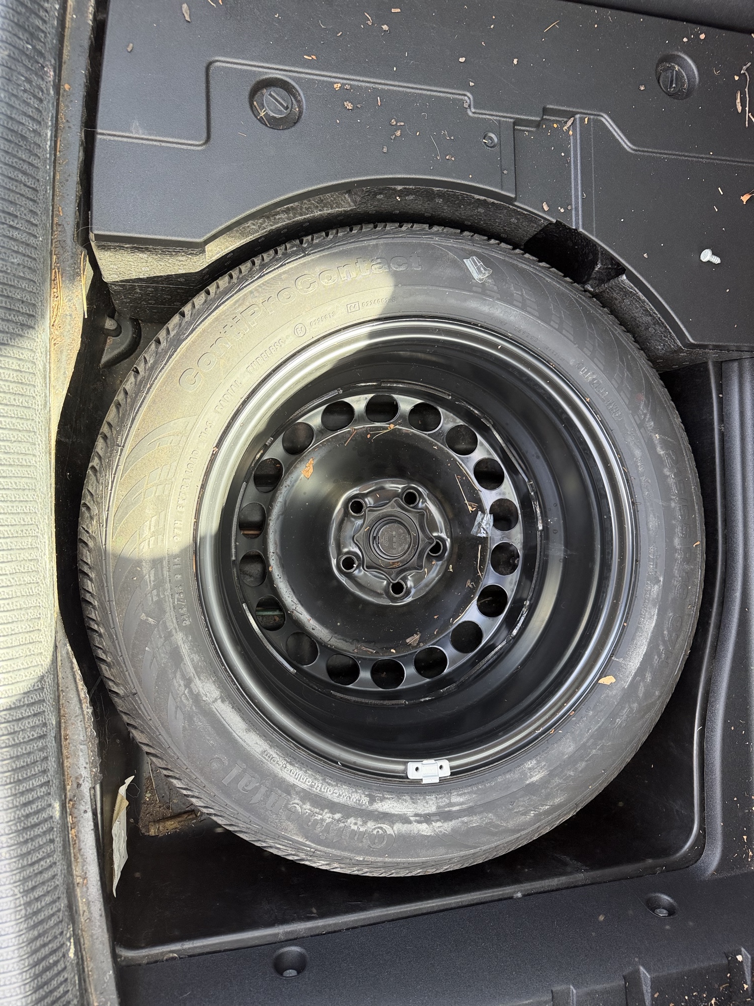 2008 volkswagen passat-wagon komfort with 170711 miles for sale near elk-river, minnesota 106509_27_spare_tire.jpg