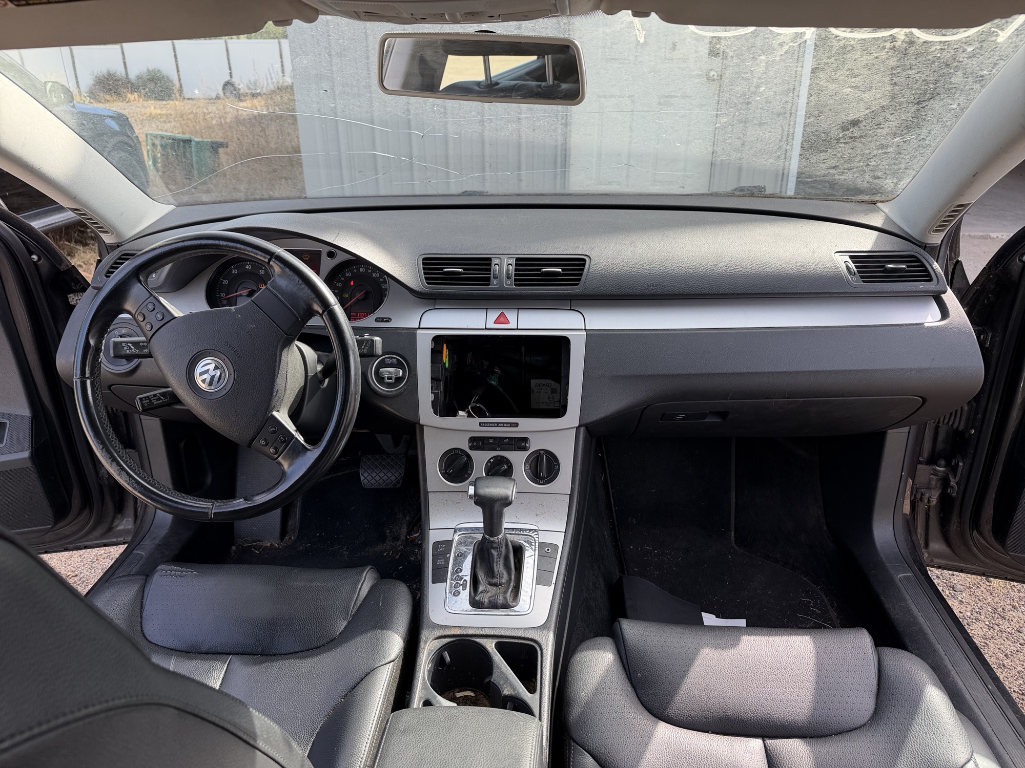 2008 volkswagen passat-wagon komfort with 170711 miles for sale near elk-river, minnesota 106509_34_whole_dash.jpg