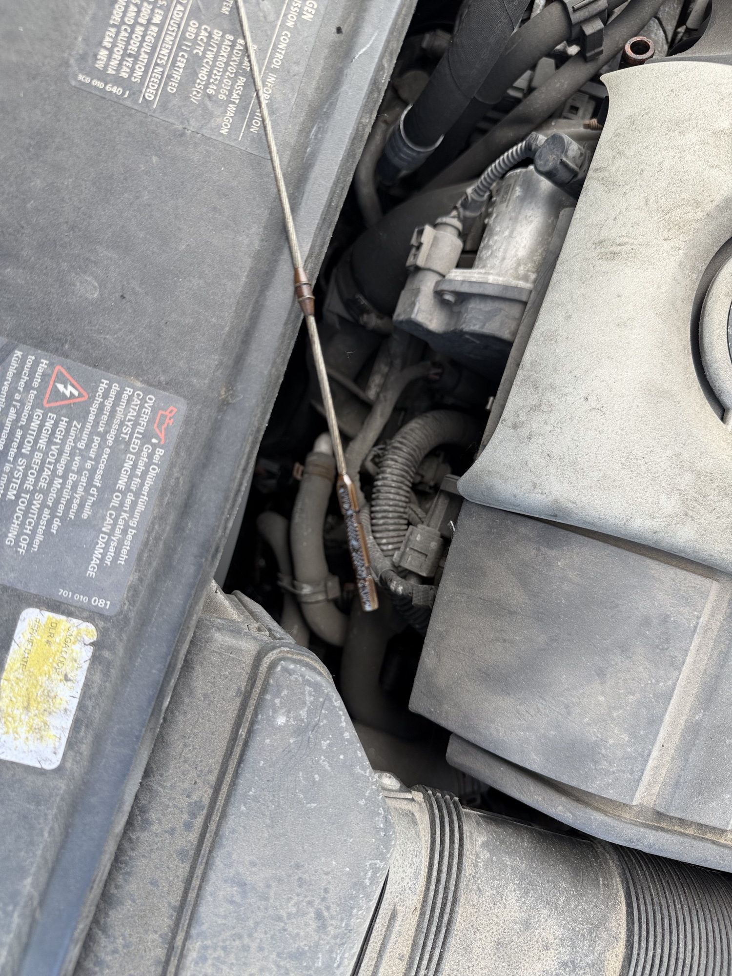 2008 volkswagen passat-wagon komfort with 170711 miles for sale near elk-river, minnesota 106509_50_oil_dipstick.jpg
