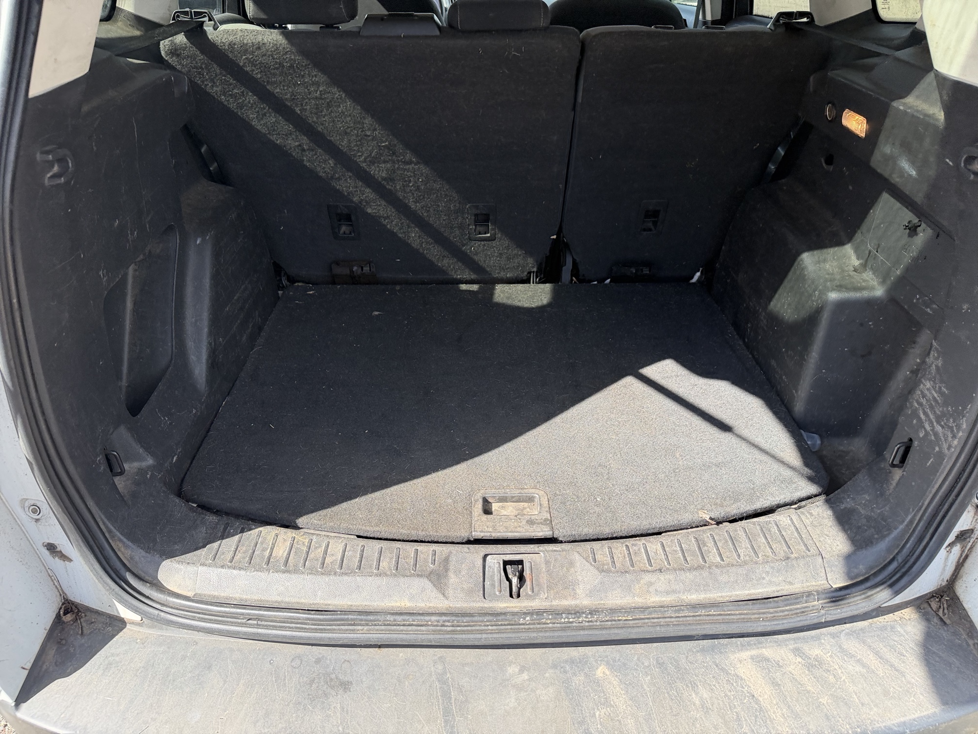 2015 ford escape se-4wd with 166884 miles for sale near elk-river, minnesota 106510_26_trunk.jpg
