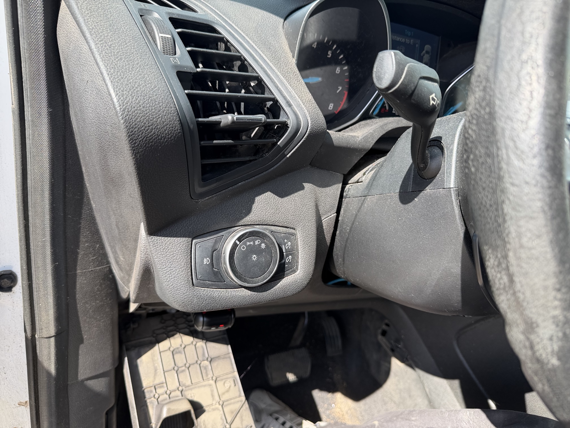 2015 ford escape se-4wd with 166884 miles for sale near elk-river, minnesota 106510_37_left_of_steering_wheel.jpg