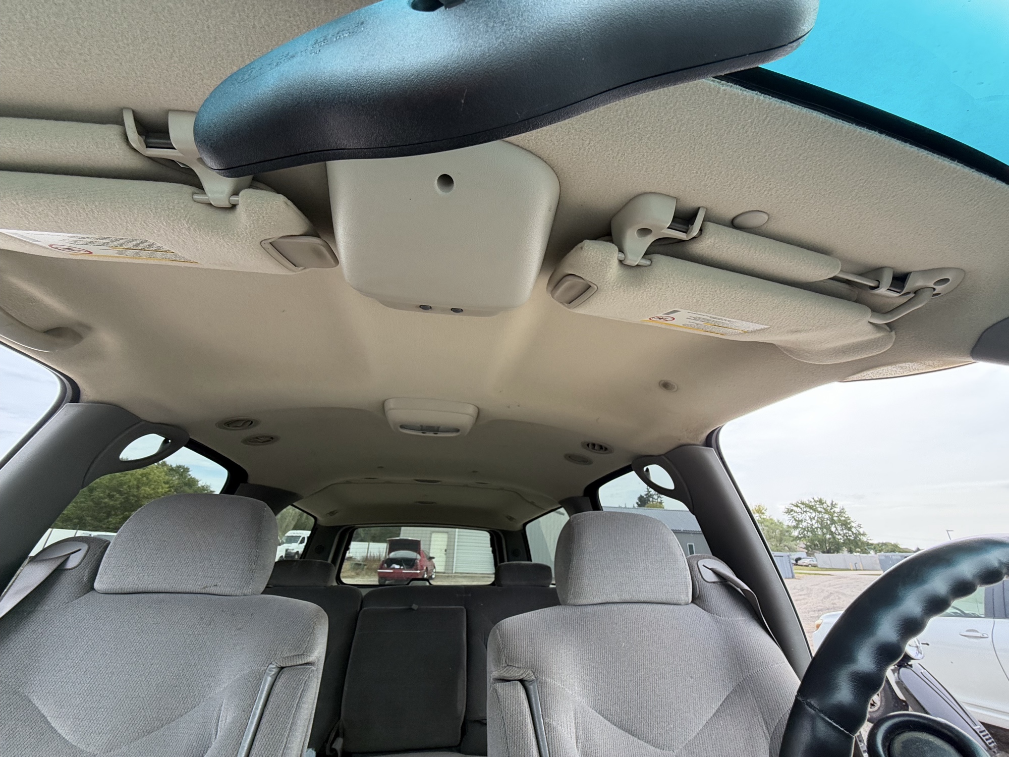 2002 gmc yukon-xl 1500-4wd with 148627 miles for sale near elk-river, minnesota 106511_35_headliner_sunroof.jpg