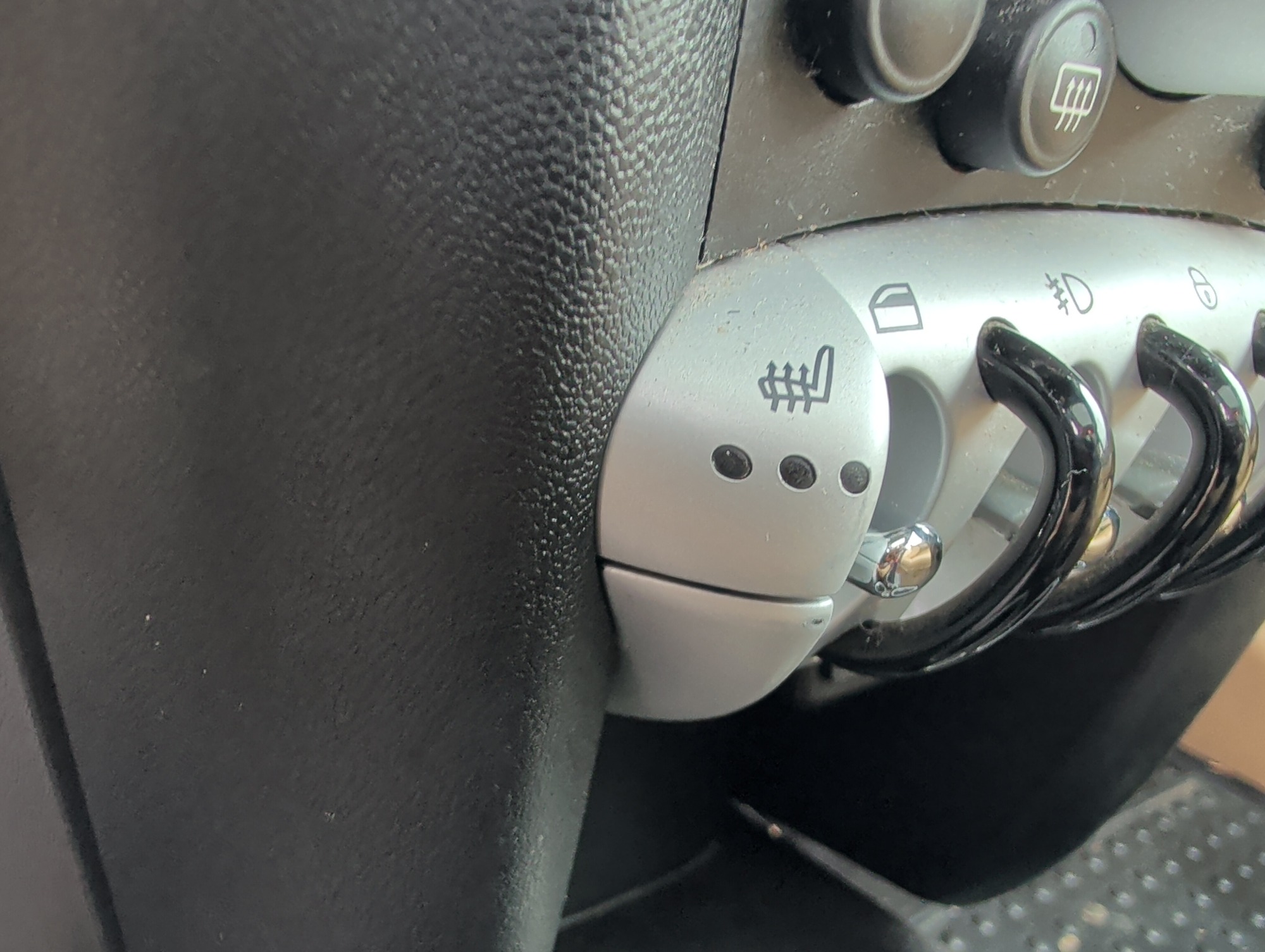 2008 mini cooper s with 99631 miles for sale near elk-river, minnesota 106512_42_heated_seat_switches.jpg