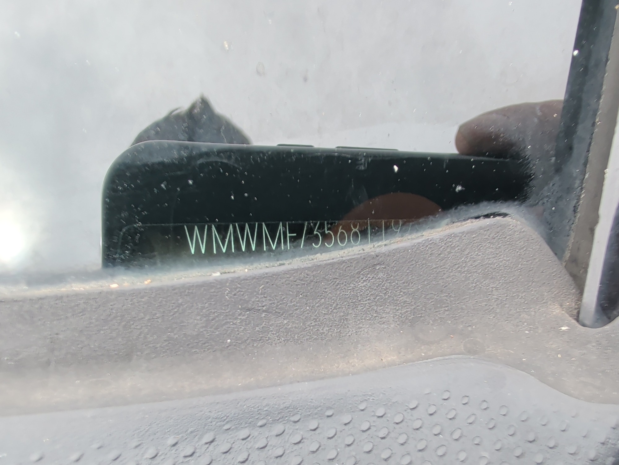 2008 mini cooper s with 99631 miles for sale near elk-river, minnesota 106512_48_windshield_vin_plate.jpg