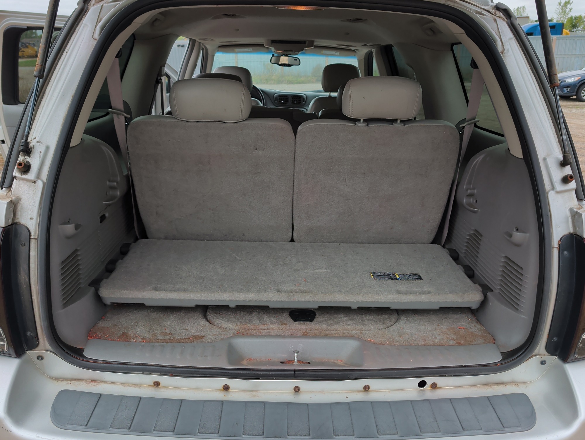 2006 chevrolet trailblazer ext-ls-4wd with 181247 miles for sale near elk-river, minnesota 106513_26_trunk.jpg