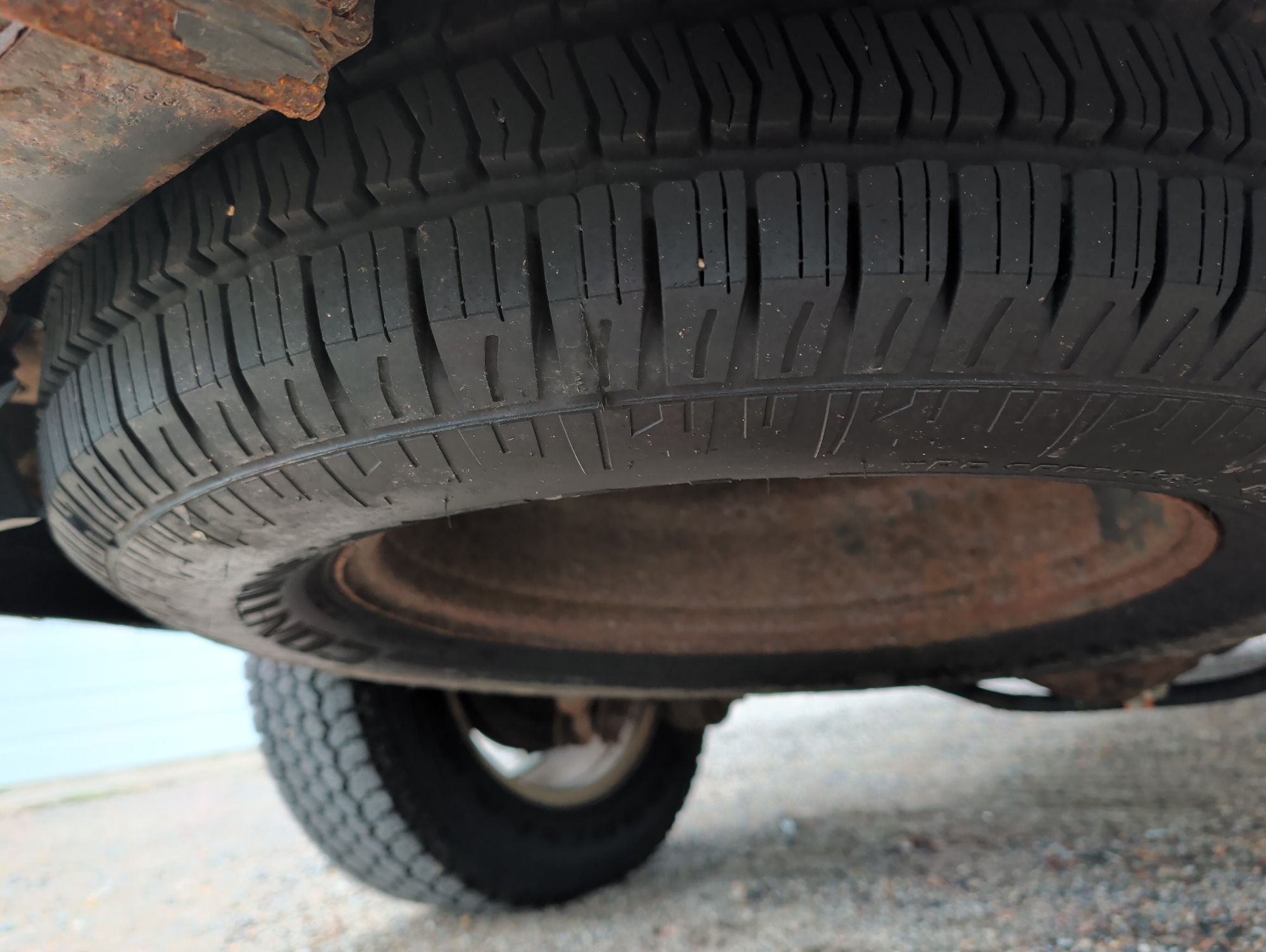 2006 chevrolet trailblazer ext-ls-4wd with 181247 miles for sale near elk-river, minnesota 106513_27_spare_tire.jpg