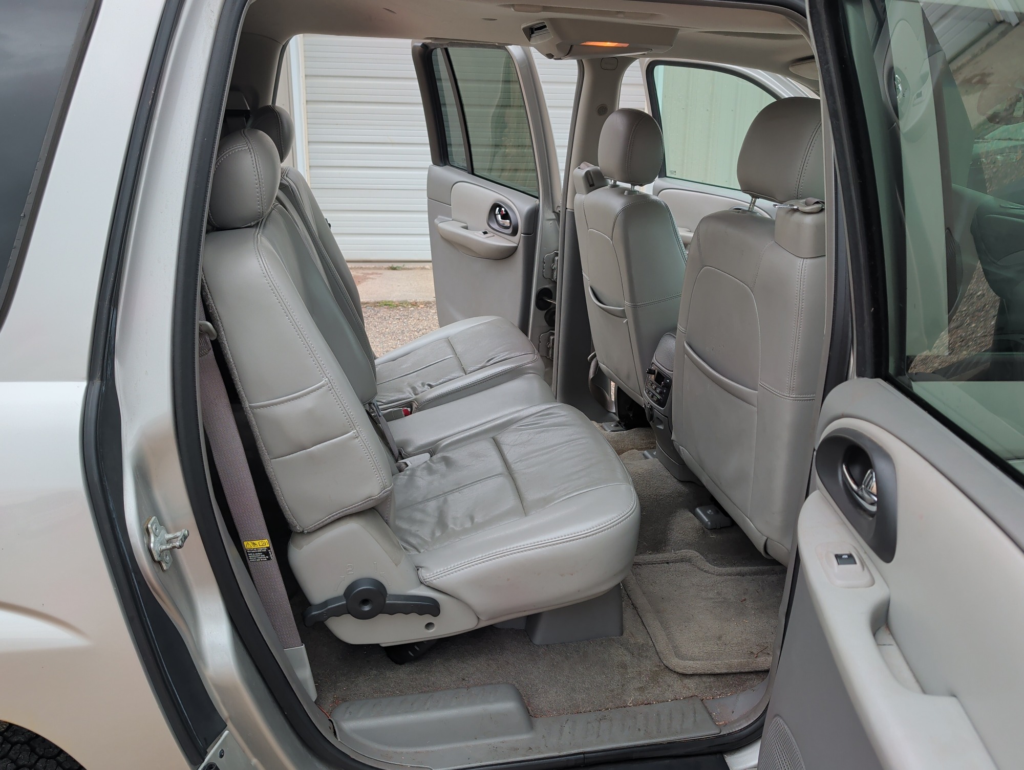 2006 chevrolet trailblazer ext-ls-4wd with 181247 miles for sale near elk-river, minnesota 106513_28_pass_rear_seat.jpg
