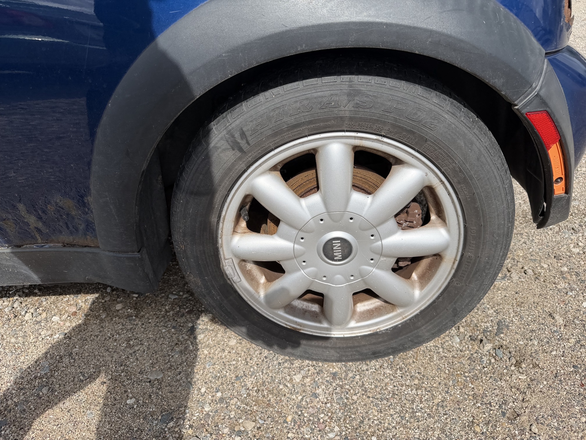 2004 mini cooper base with 208851 miles for sale near elk-river, minnesota 106514_13_rear_drv_wheel.jpg
