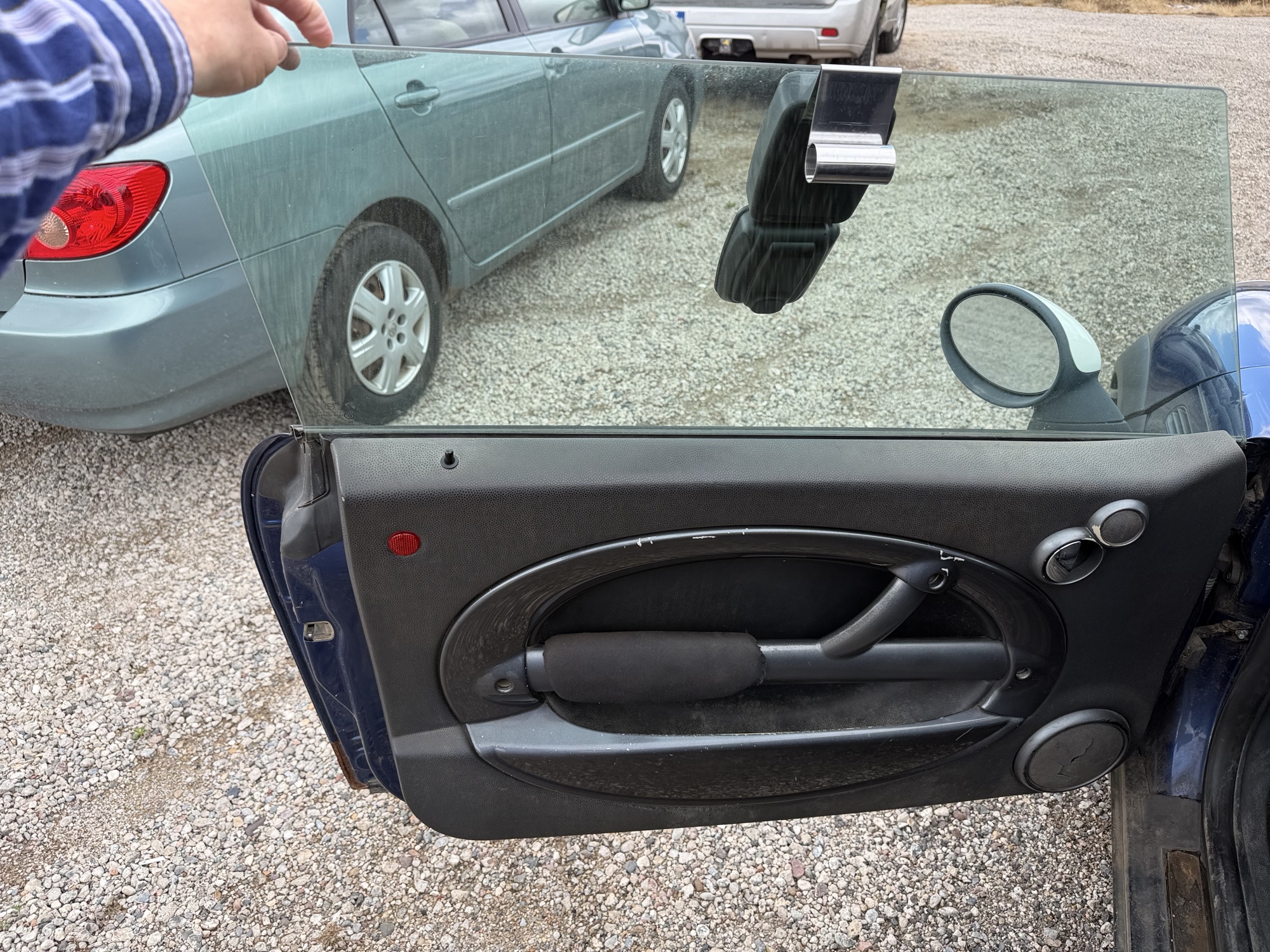 2004 mini cooper base with 208851 miles for sale near elk-river, minnesota 106514_23_driver_door_panel.jpg