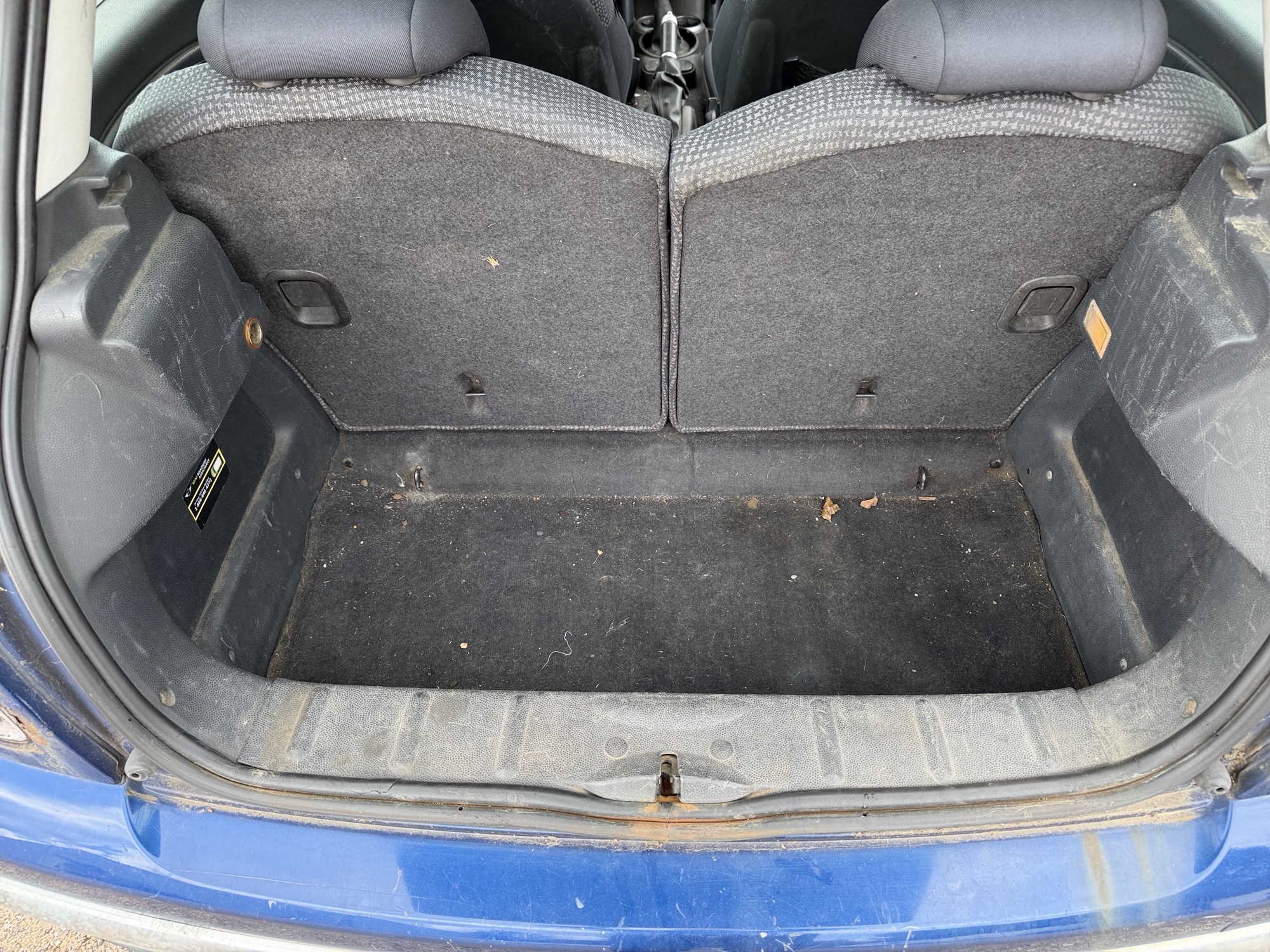 2004 mini cooper base with 208851 miles for sale near elk-river, minnesota 106514_26_trunk.jpg