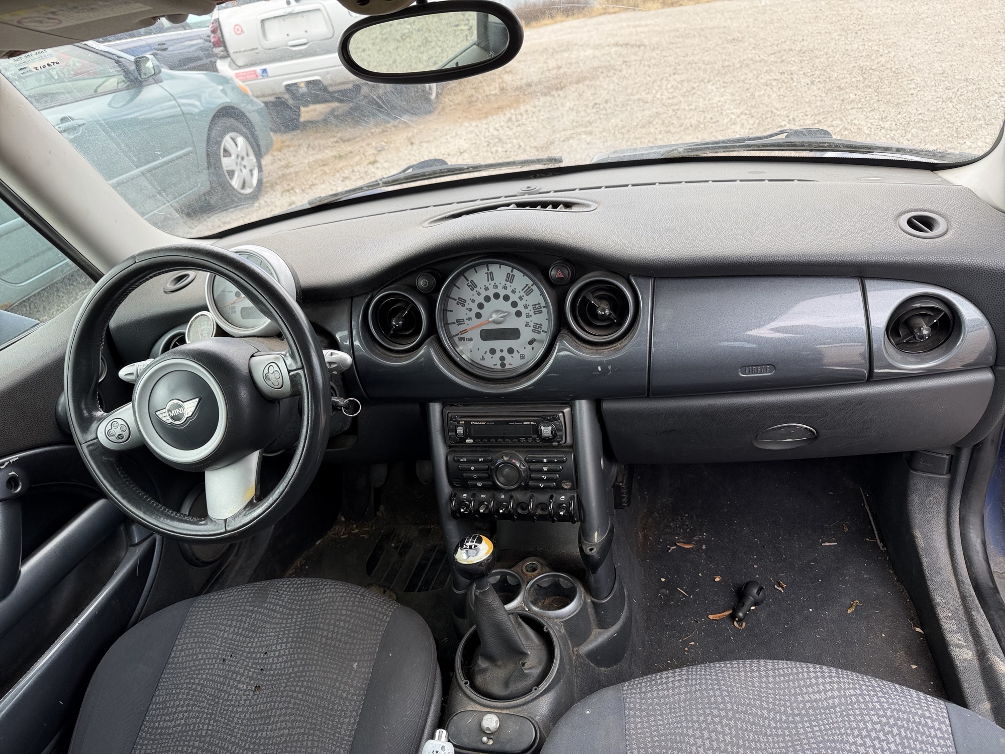 2004 mini cooper base with 208851 miles for sale near elk-river, minnesota 106514_34_whole_dash.jpg