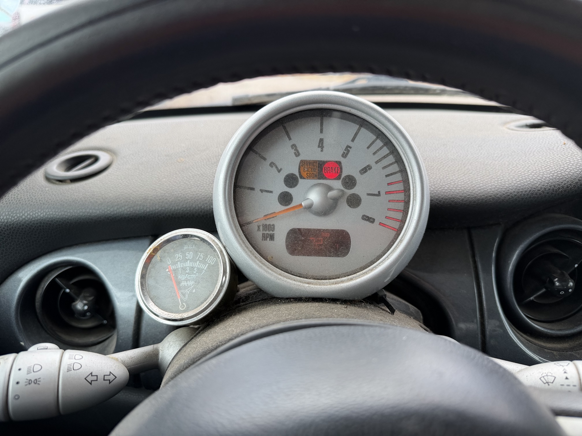 2004 mini cooper base with 208851 miles for sale near elk-river, minnesota 106514_42_heated_seat_switches.jpg