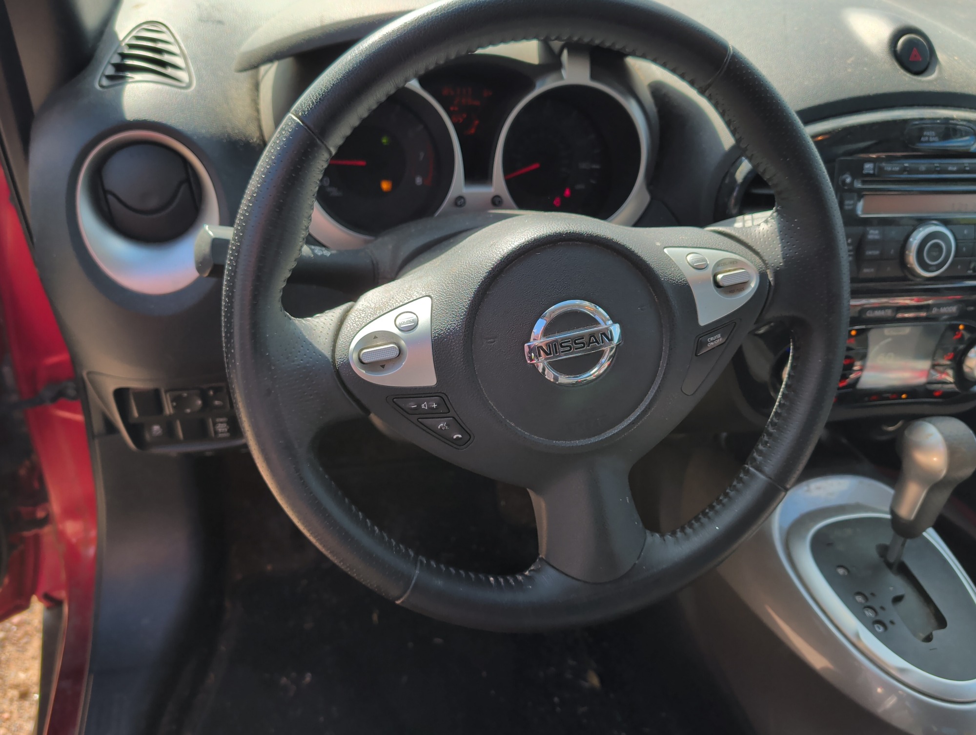 2011 nissan juke s-awd with 85117 miles for sale near elk-river, minnesota 106517_36_steering_wheel.jpg