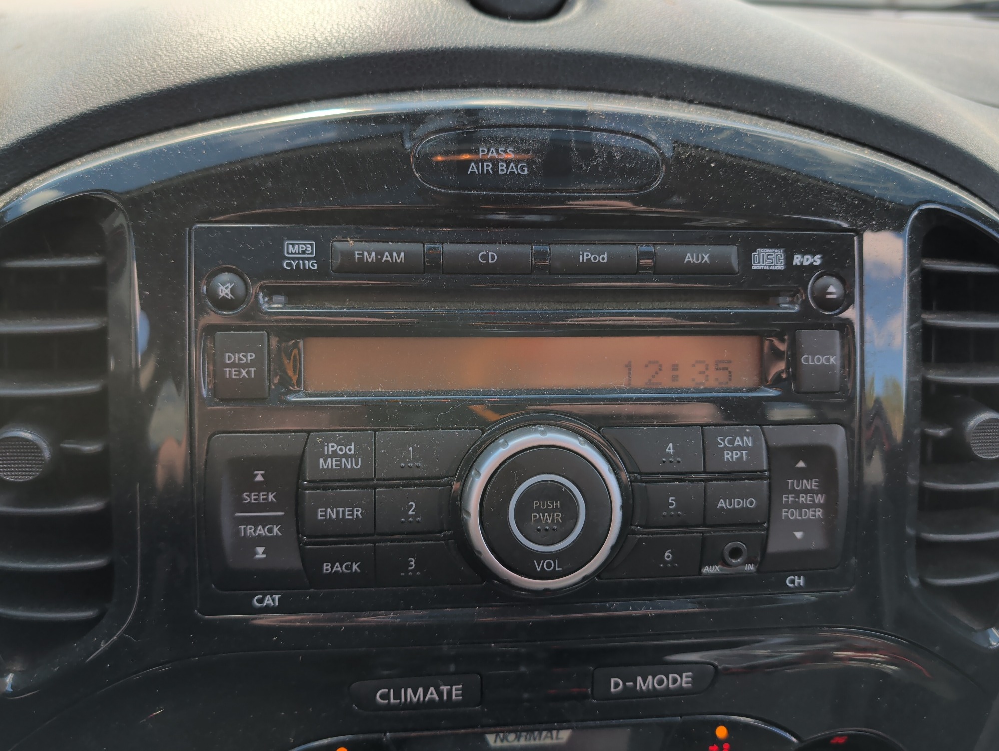 2011 nissan juke s-awd with 85117 miles for sale near elk-river, minnesota 106517_39_radio_closeup.jpg