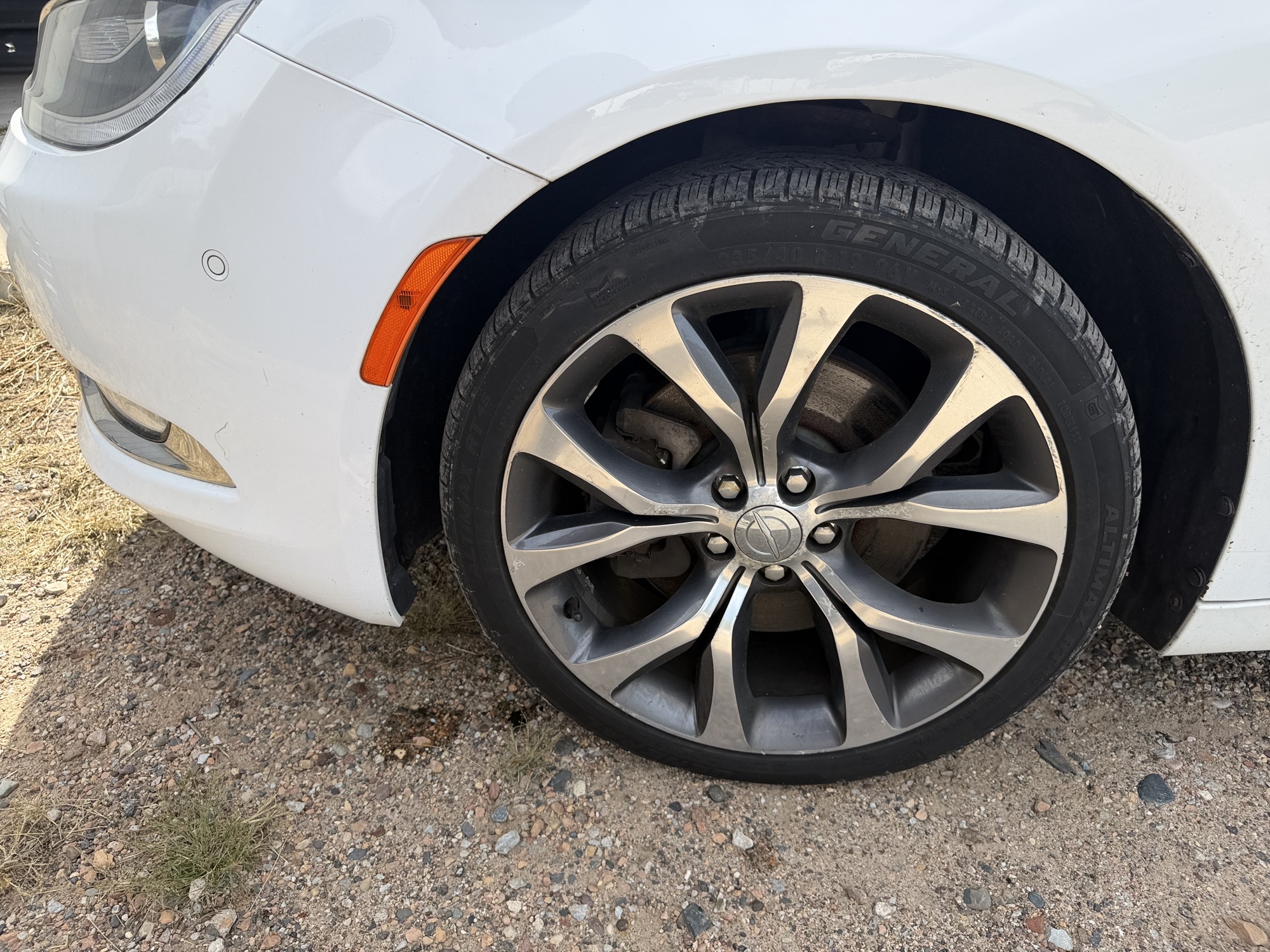 2015 chrysler 200 with 168904 miles for sale near elk-river, minnesota 106518_12_drv_front_wheel.jpg
