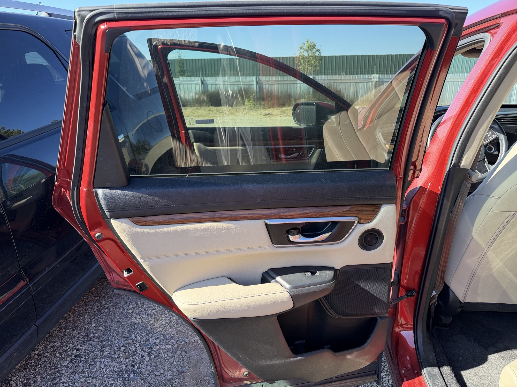 2018 honda cr-v ex-l-awd with 186822 miles for sale near Elk River, Minnesota 106519_25_drv_rear_door_panel.jpg