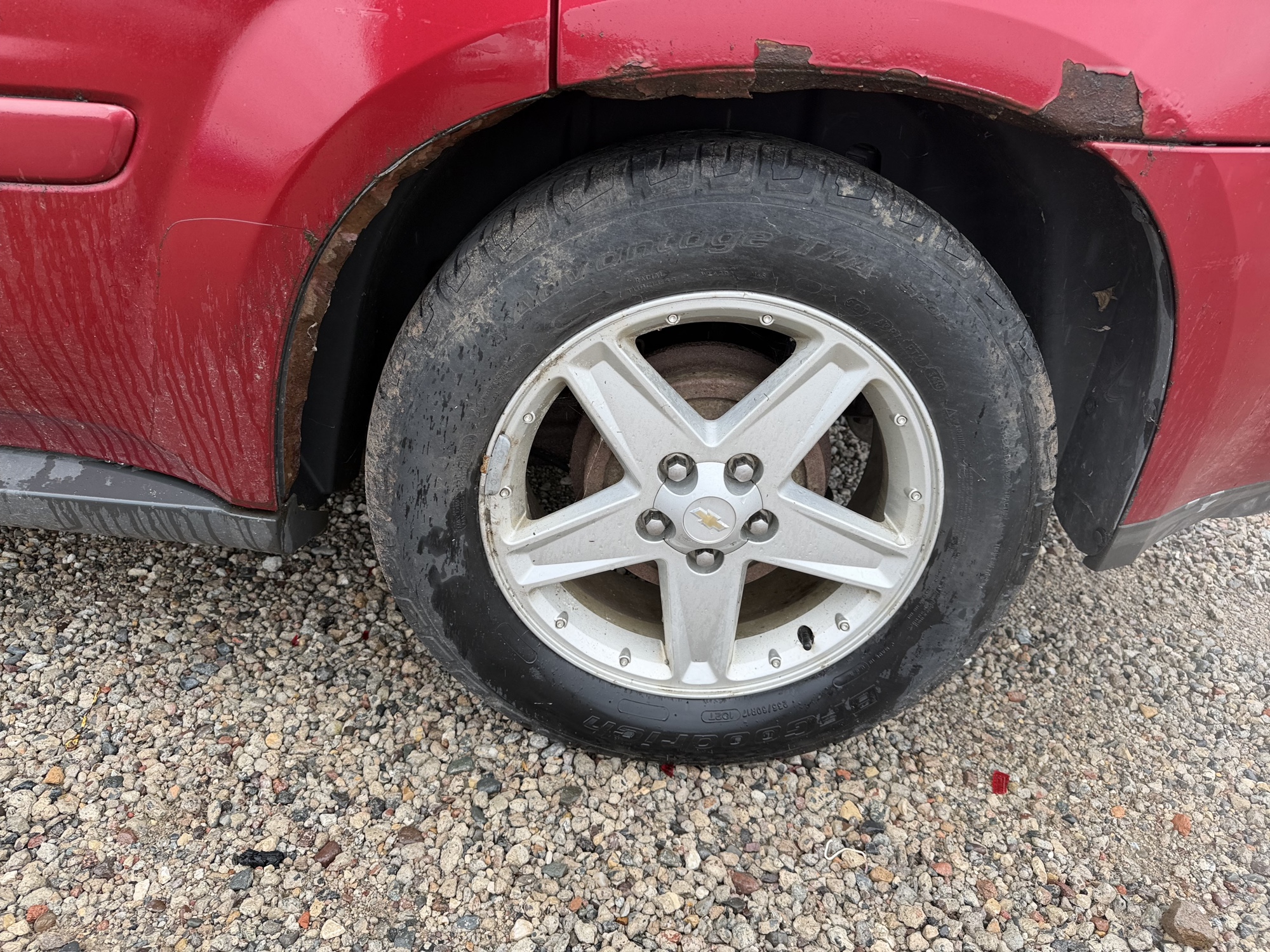 2006 chevrolet equinox lt-awd with 221047 miles for sale near elk-river, minnesota 106525_13_rear_drv_wheel.jpg