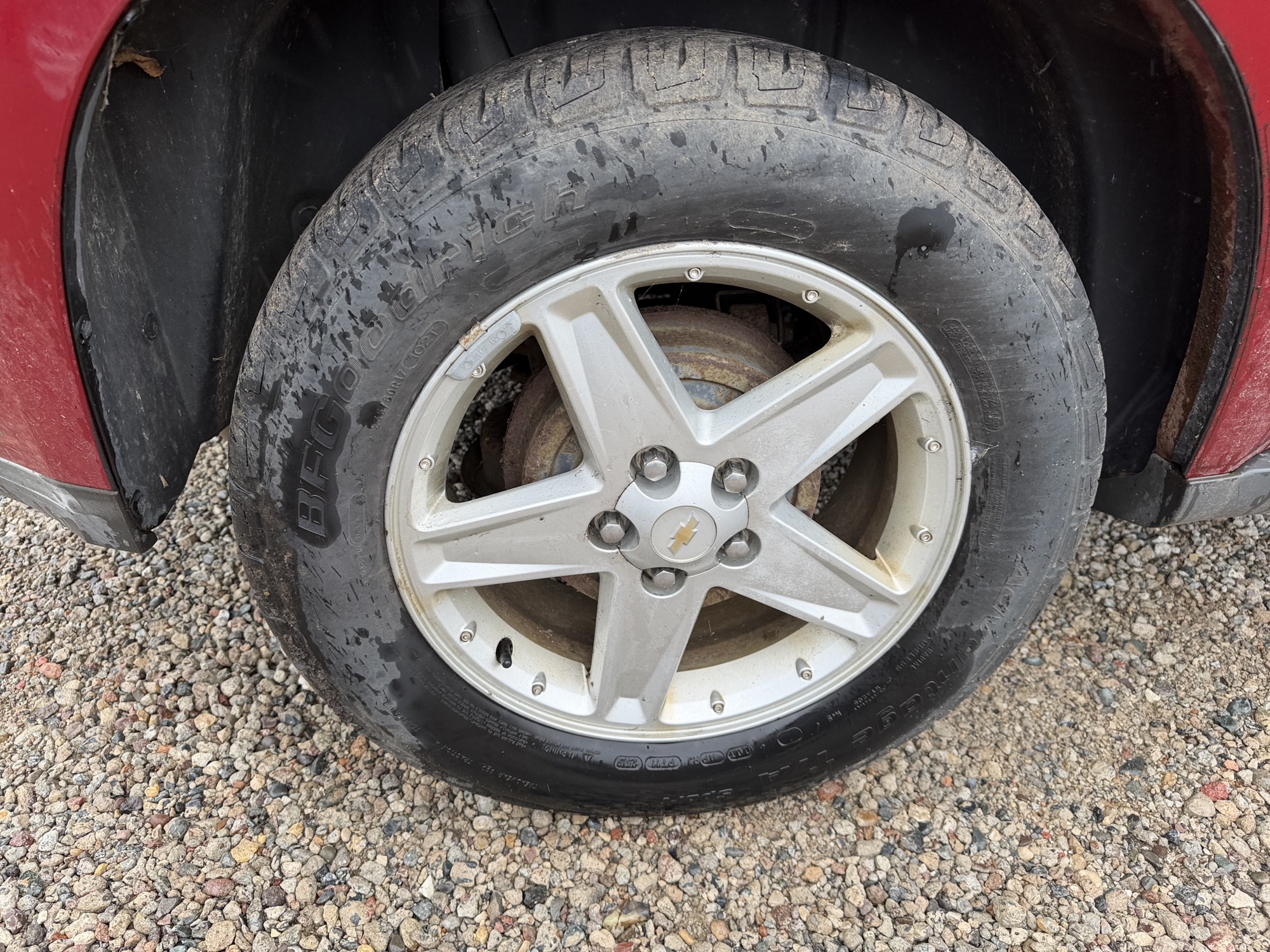 2006 chevrolet equinox lt-awd with 221047 miles for sale near elk-river, minnesota 106525_14_rear_pass_wheel.jpg