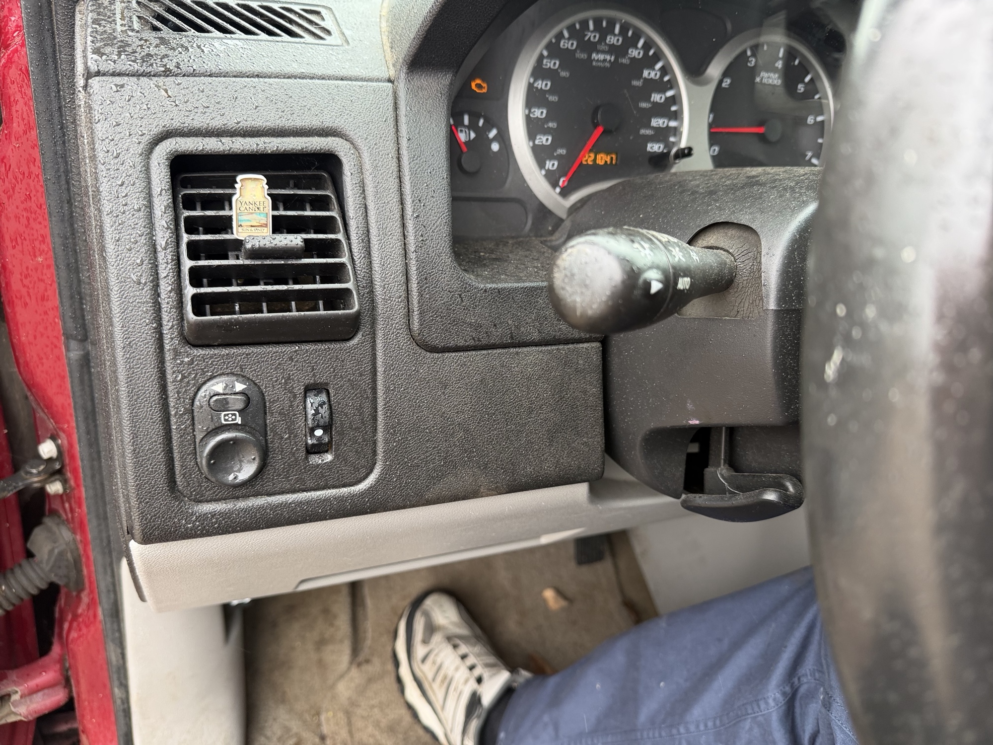 2006 chevrolet equinox lt-awd with 221047 miles for sale near elk-river, minnesota 106525_37_left_of_steering_wheel.jpg