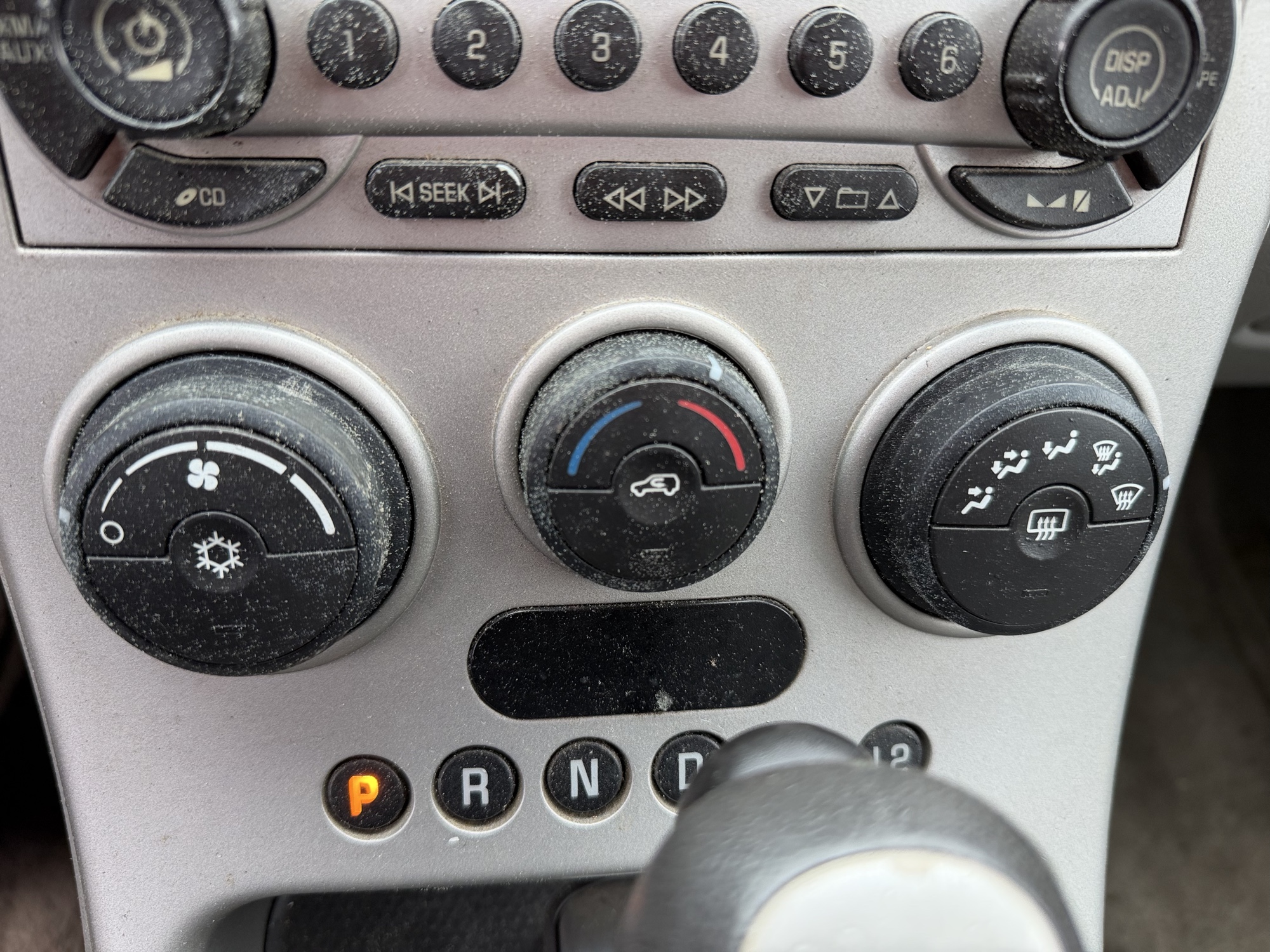 2006 chevrolet equinox lt-awd with 221047 miles for sale near elk-river, minnesota 106525_40_climate_control.jpg