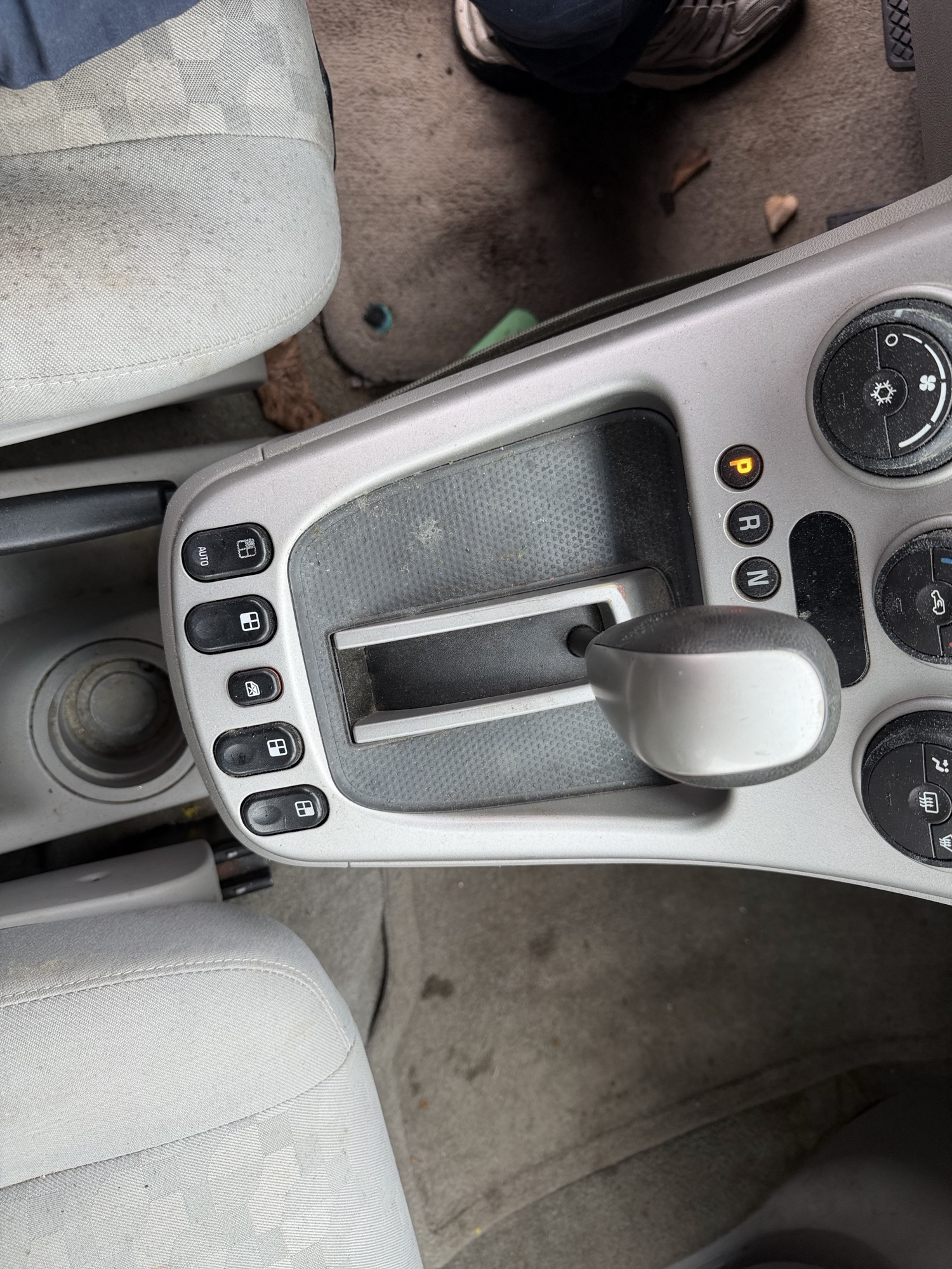 2006 chevrolet equinox lt-awd with 221047 miles for sale near elk-river, minnesota 106525_41_shifter.jpg