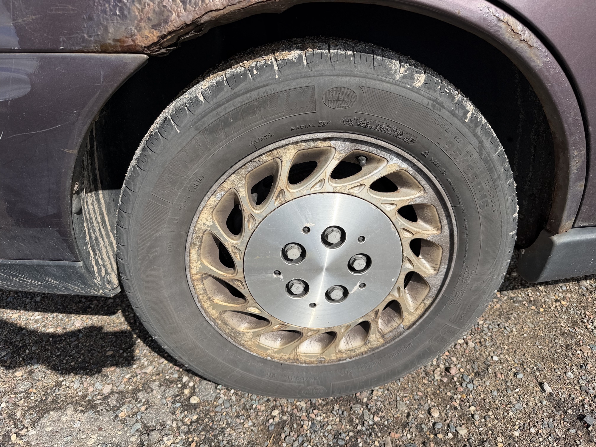 2000 saturn ls ls2 with 158842 miles for sale near elk-river, minnesota 106526_14_rear_pass_wheel.jpg