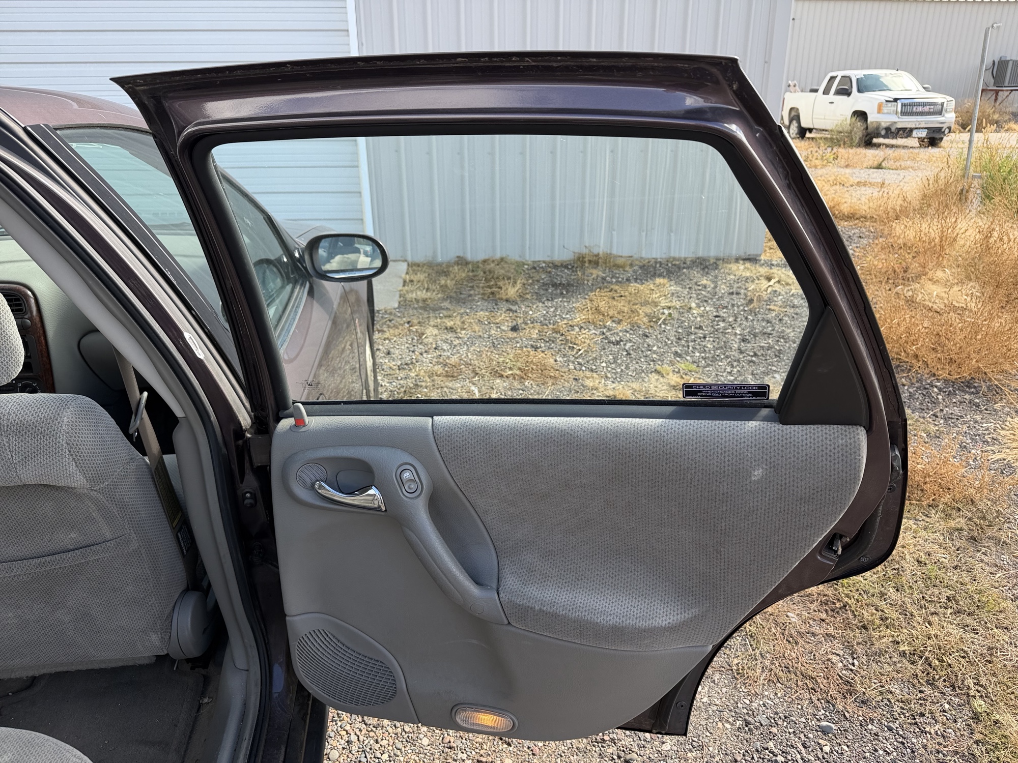 2000 saturn ls ls2 with 158842 miles for sale near elk-river, minnesota 106526_30_pass_rear_door_panel.jpg