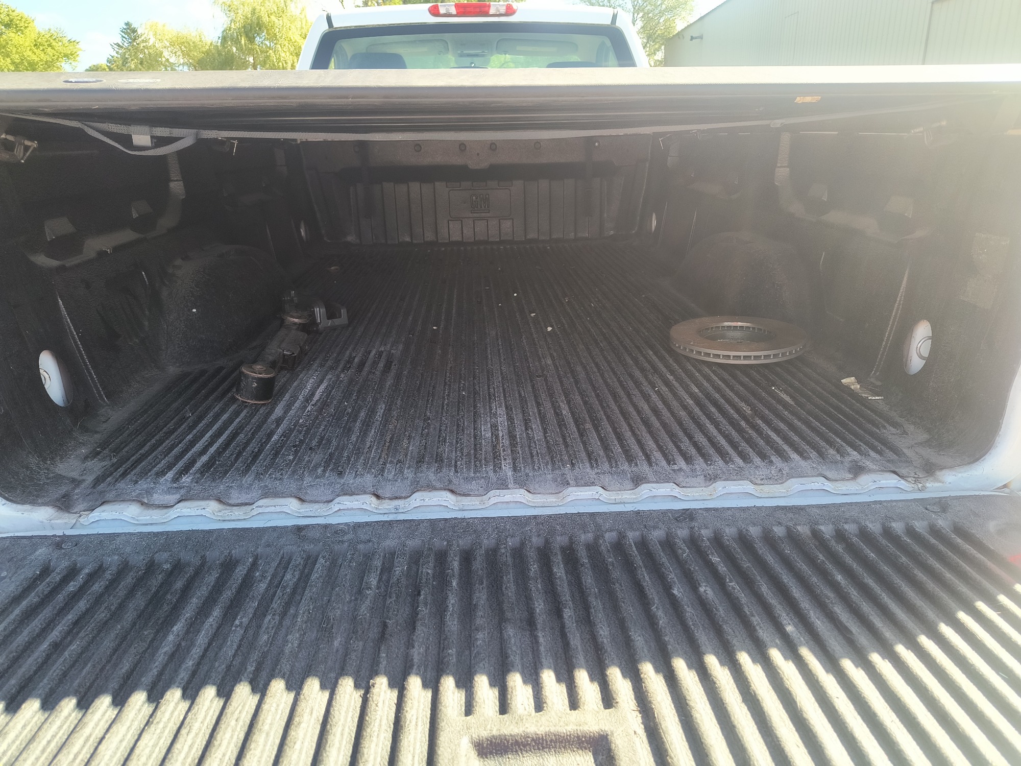 2011 chevrolet silverado-1500 work-truck-4wd with 252641 miles for sale near elk-river, minnesota 106527_26_trunk.jpg