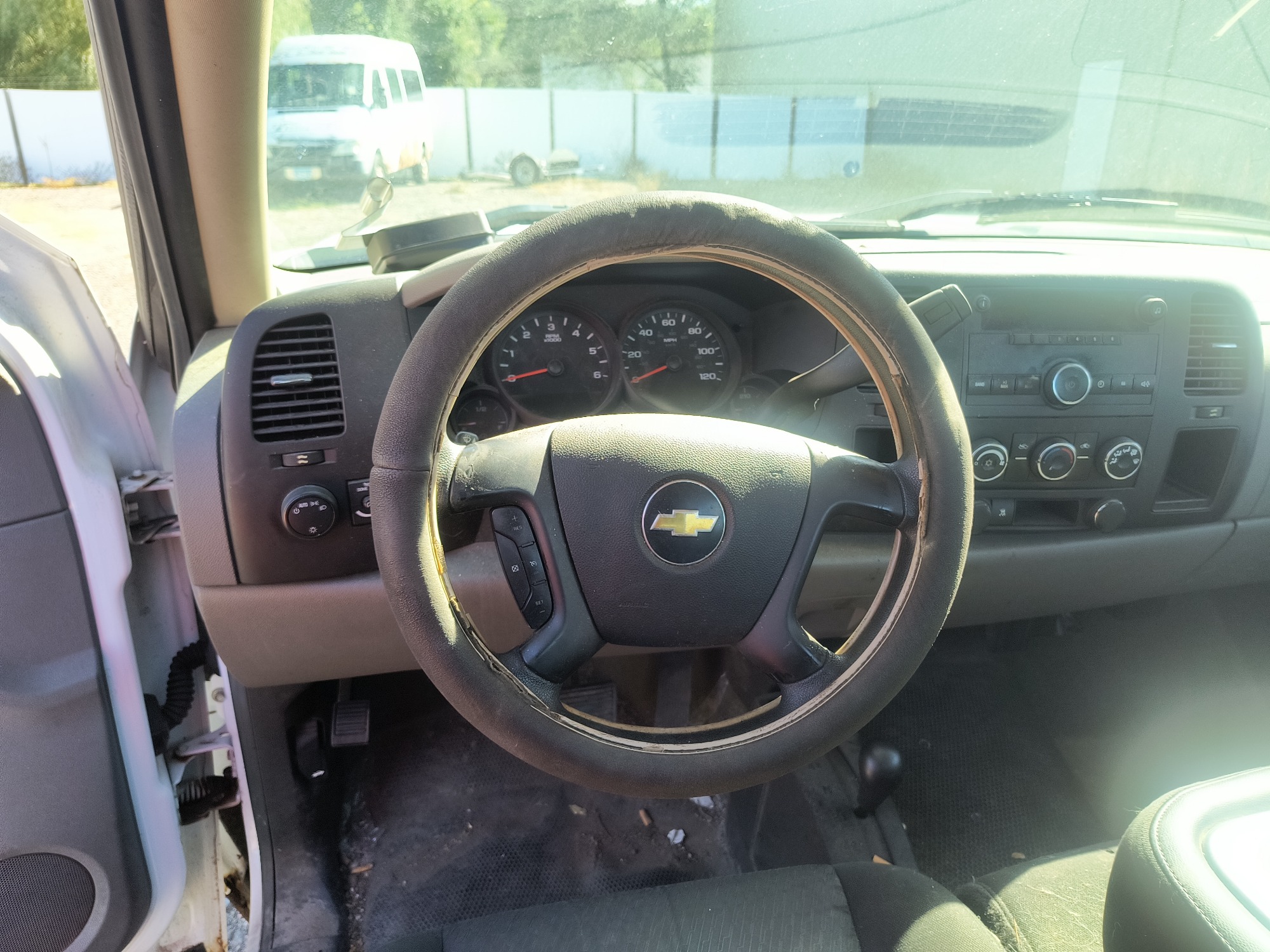 2011 chevrolet silverado-1500 work-truck-4wd with 252641 miles for sale near elk-river, minnesota 106527_33_dash_from_driver.jpg