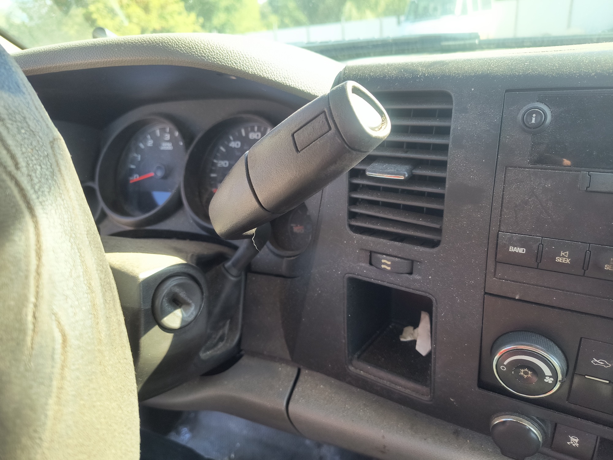2011 chevrolet silverado-1500 work-truck-4wd with 252641 miles for sale near elk-river, minnesota 106527_41_shifter.jpg