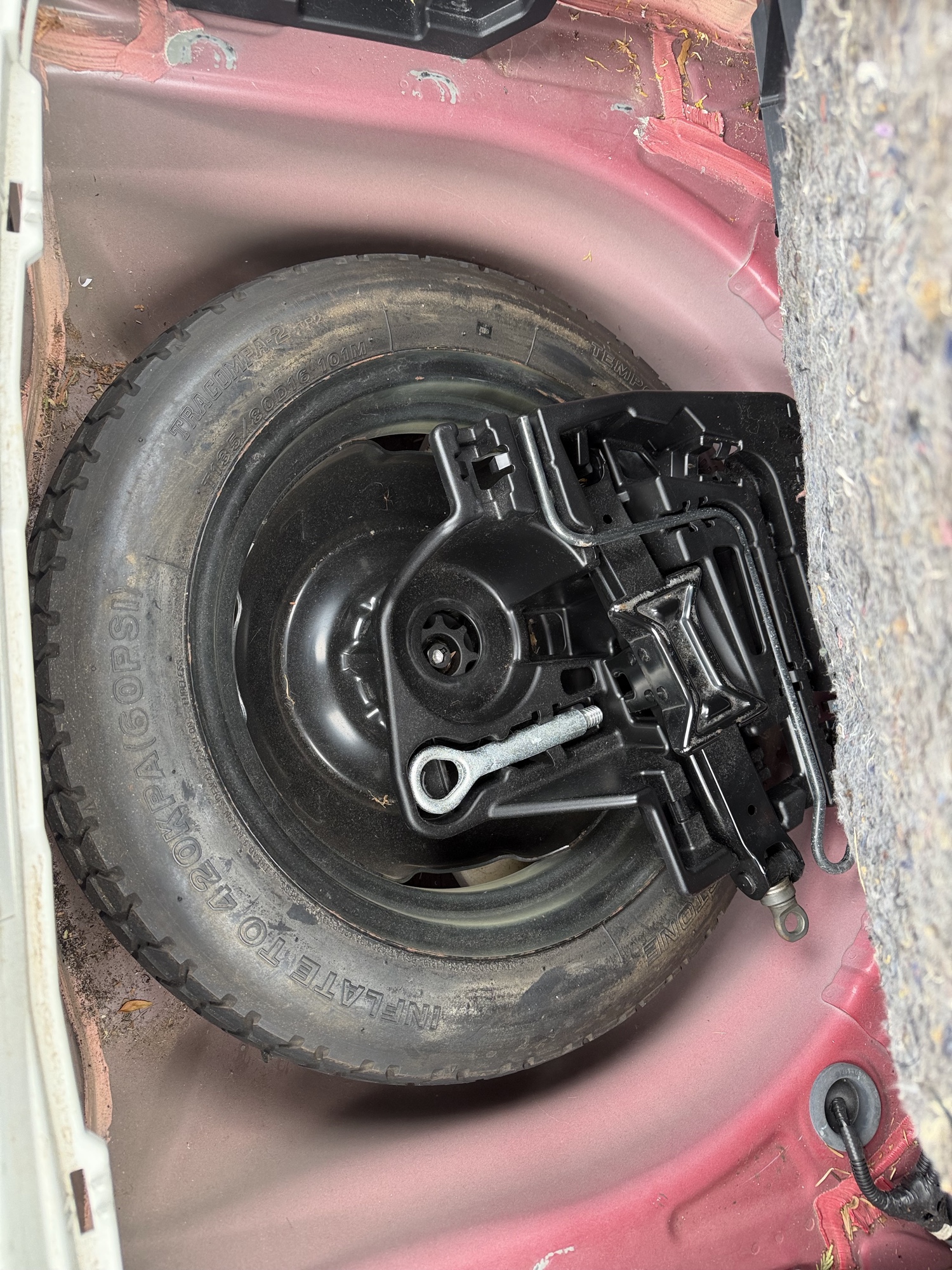 2010 toyota prius prius-ii with 249736 miles for sale near elk-river, minnesota 106528_27_spare_tire.jpg