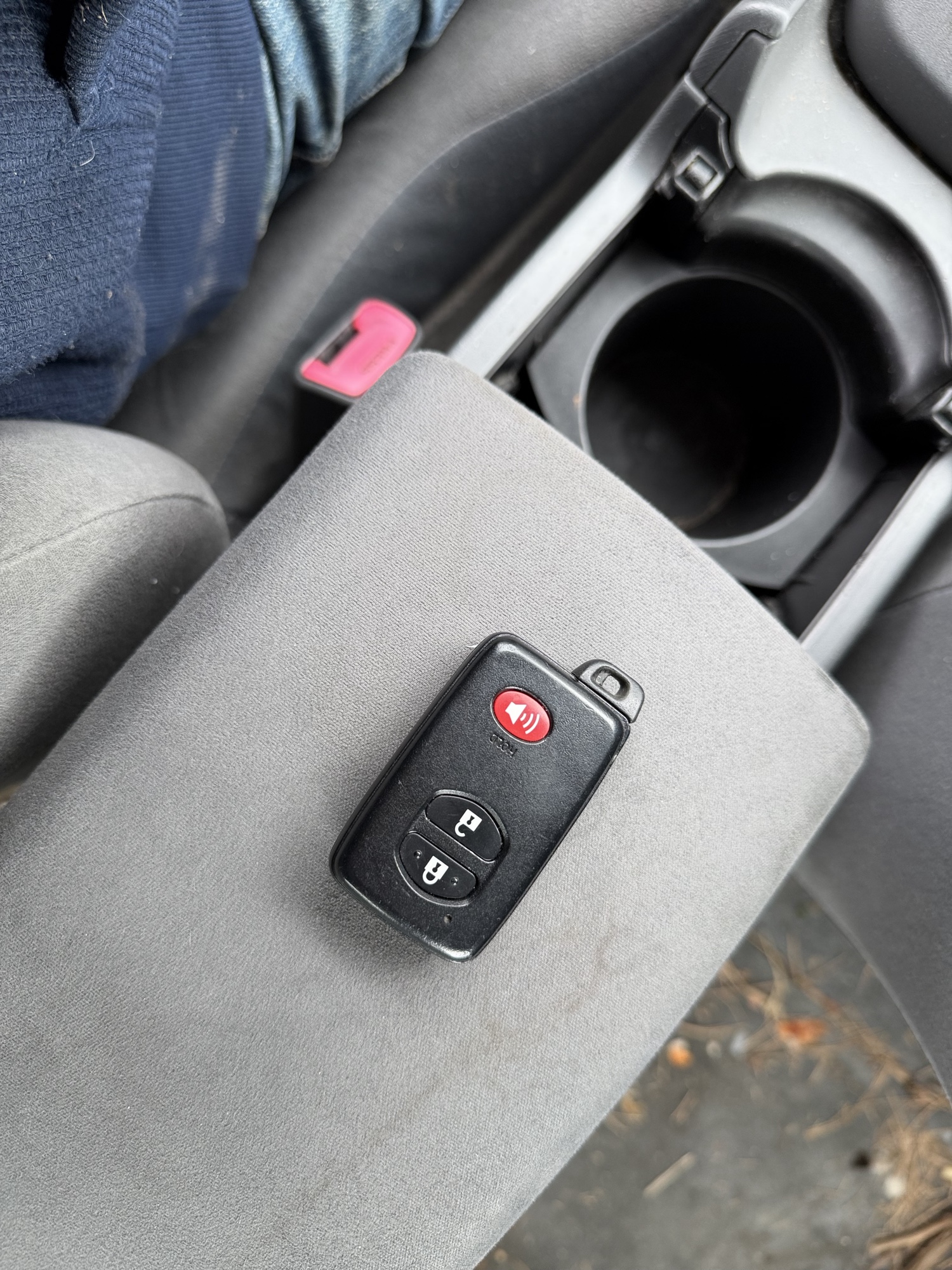 2010 toyota prius prius-ii with 249736 miles for sale near elk-river, minnesota 106528_51_keys.jpg