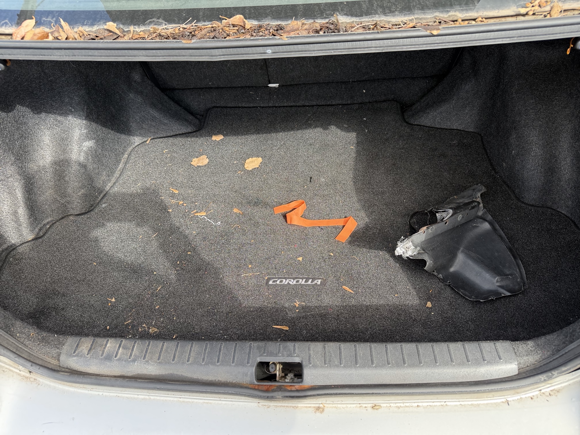 2003 toyota corolla ce with 248006 miles for sale near elk-river, minnesota 106529_26_trunk.jpg