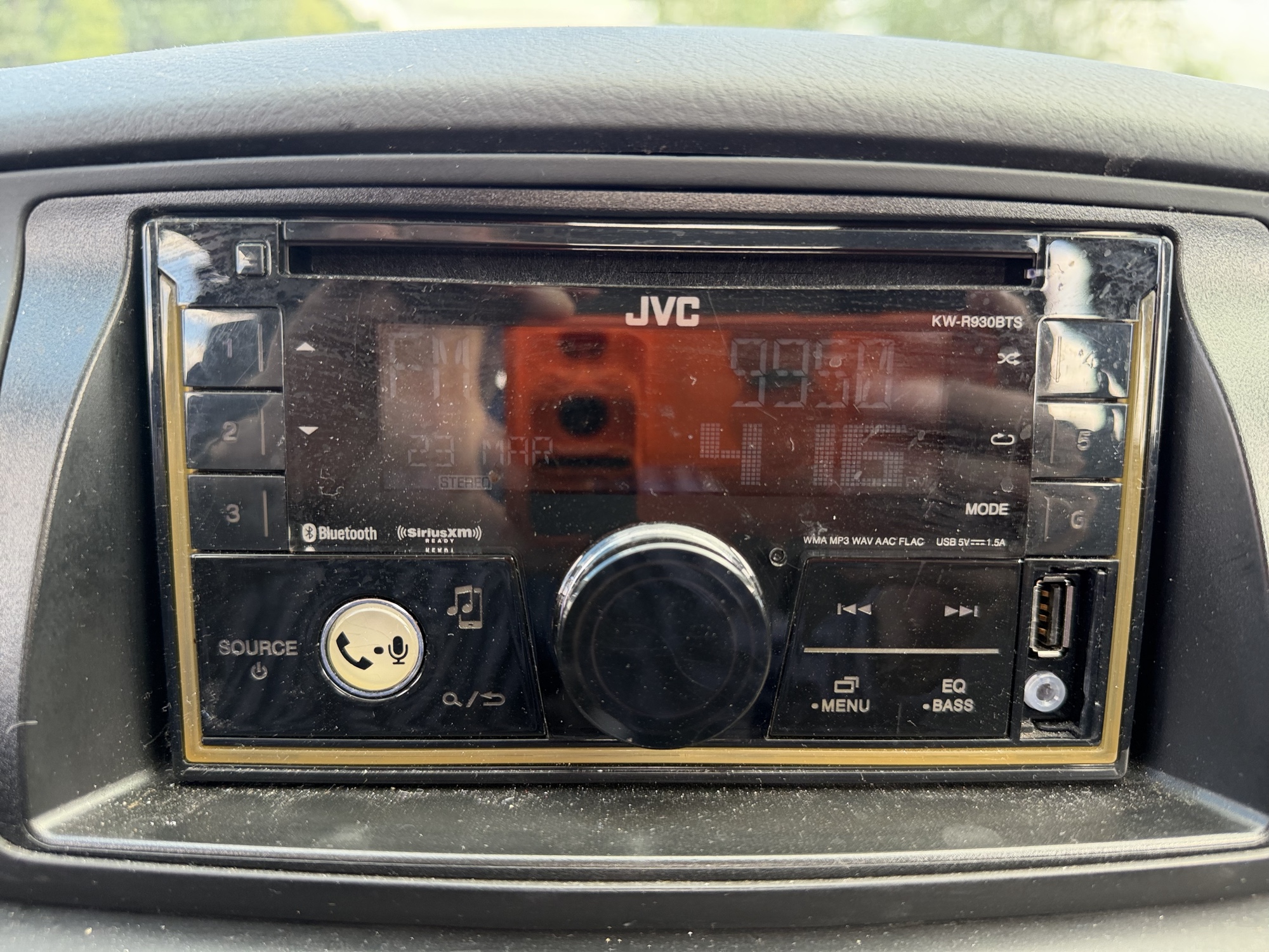 2003 toyota corolla ce with 248006 miles for sale near elk-river, minnesota 106529_39_radio_closeup.jpg