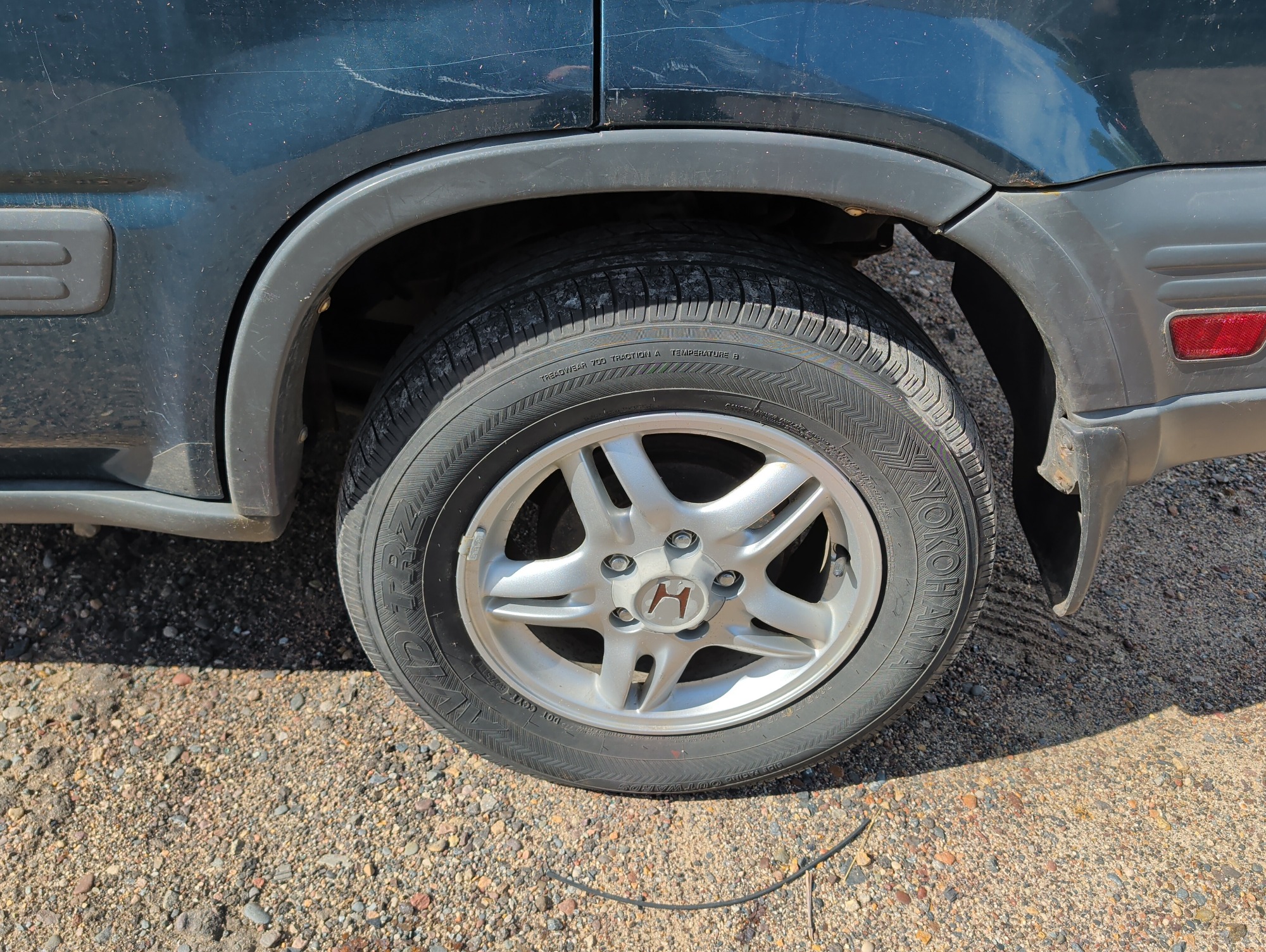 1998 honda cr-v with 177940 miles for sale near elk-river, minnesota 106531_13_rear_drv_wheel.jpg