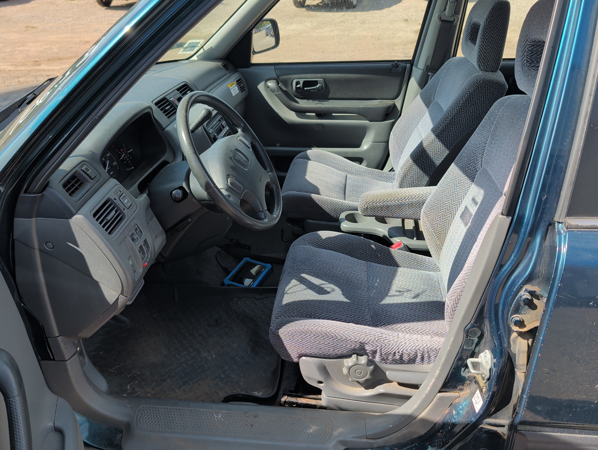 1998 honda cr-v with 177940 miles for sale near elk-river, minnesota 106531_22_driver_seat.jpg