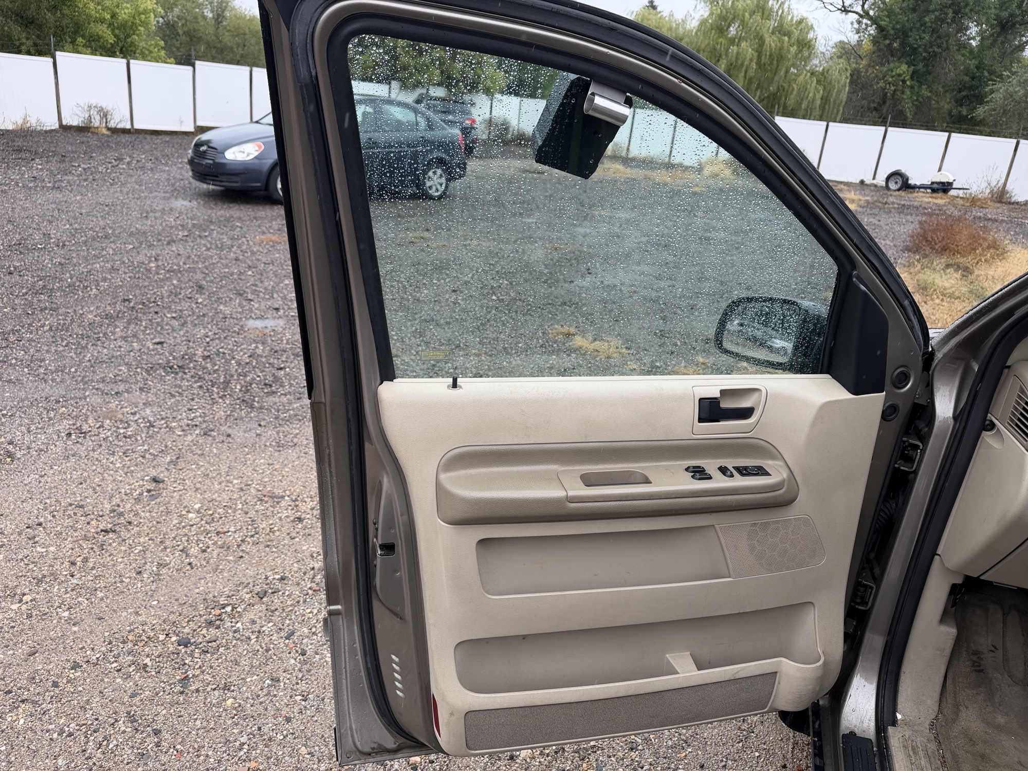 2004 ford freestar lx-sport with 163395 miles for sale near elk-river, minnesota 106532_23_driver_door_panel.jpg