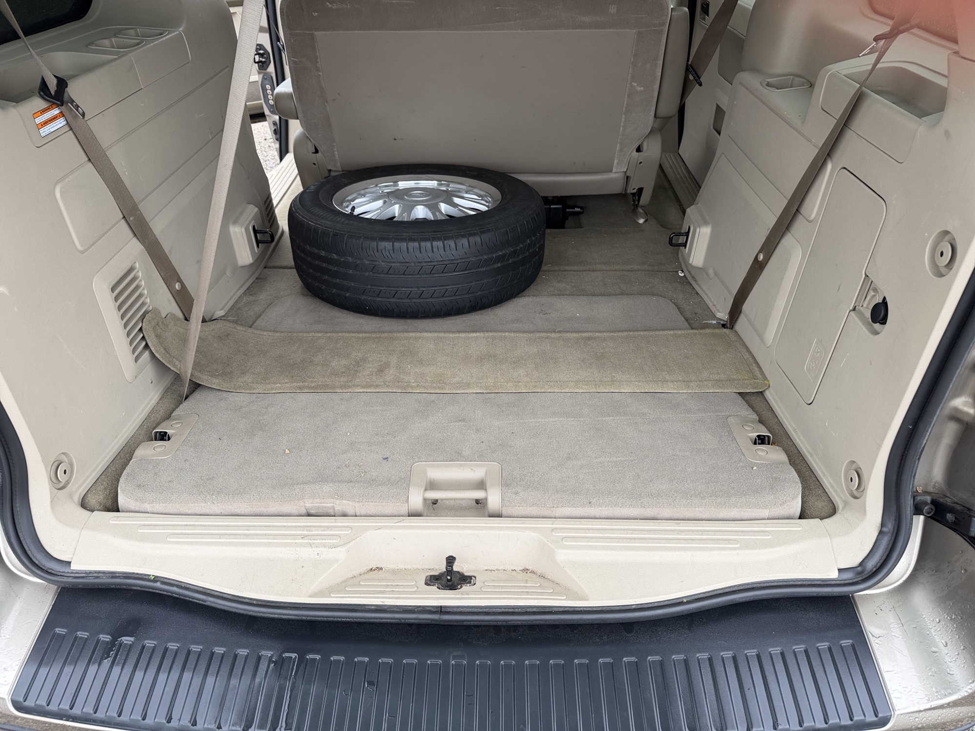 2004 ford freestar lx-sport with 163395 miles for sale near elk-river, minnesota 106532_26_trunk.jpg